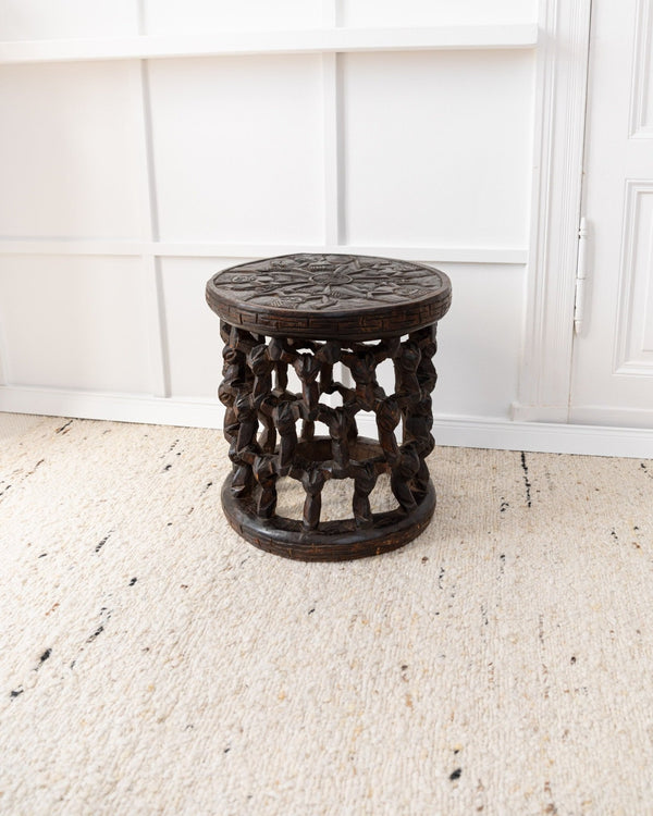 Old Bamileke stool - side table from Cameroon - African Art - 1950s - Bottega Jacobs