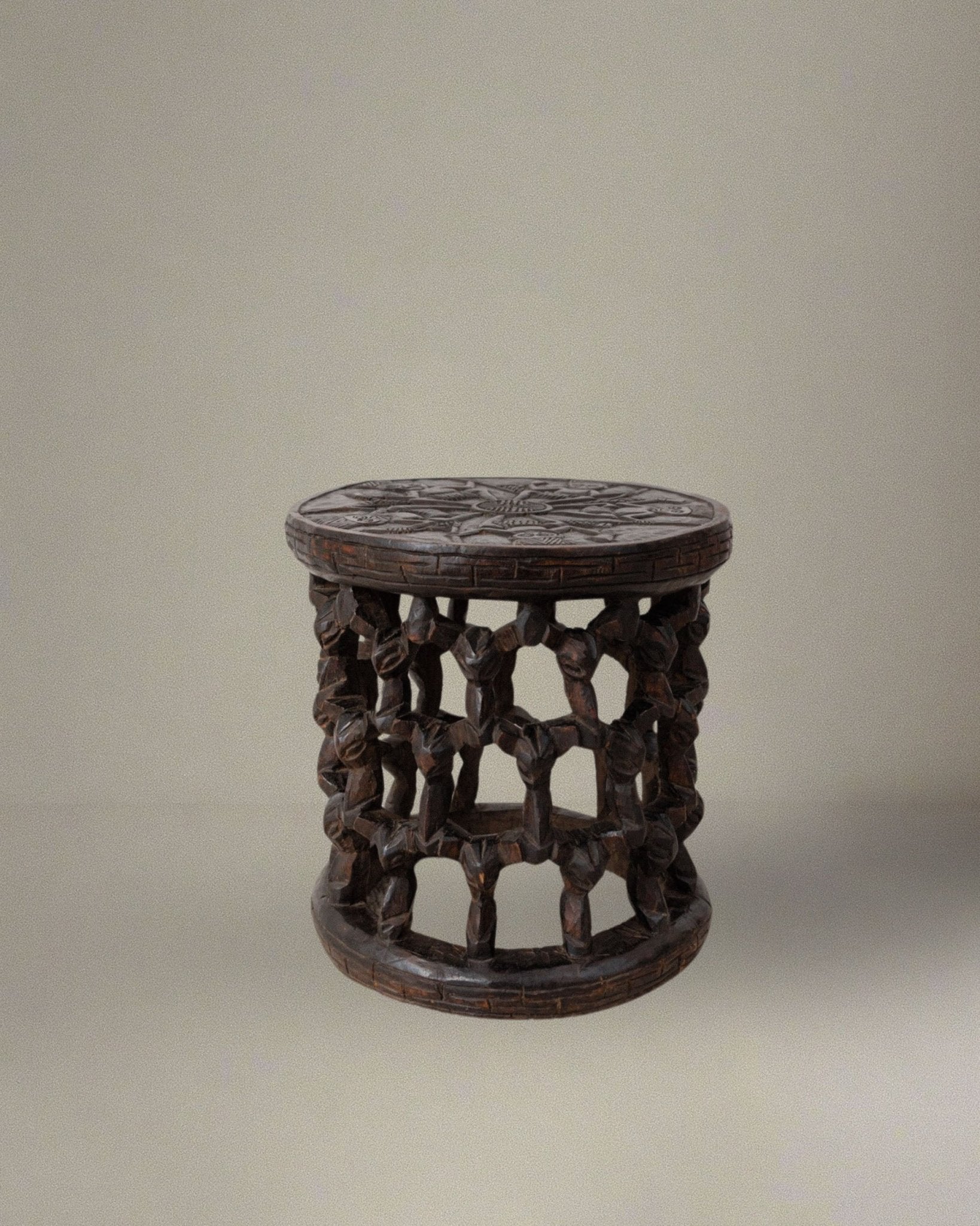 Old Bamileke stool - side table from Cameroon - African Art - 1950s_Bottega Jacobs