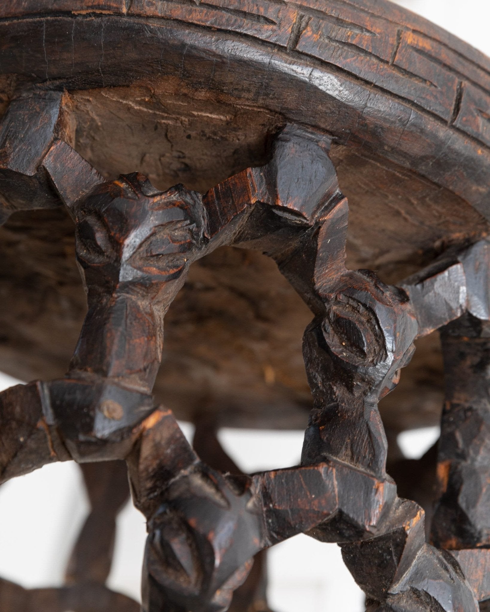 Old Bamileke stool - side table from Cameroon - African Art - 1950s - Bottega Jacobs
