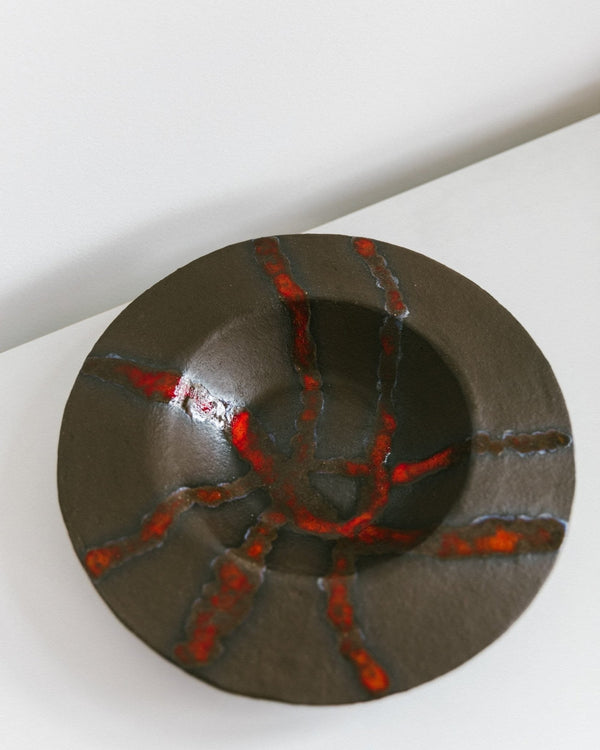 Red, signed and partially glazed studio ceramic fruit bowl in the 60s 70s Mid century design - Bottega Jacobs