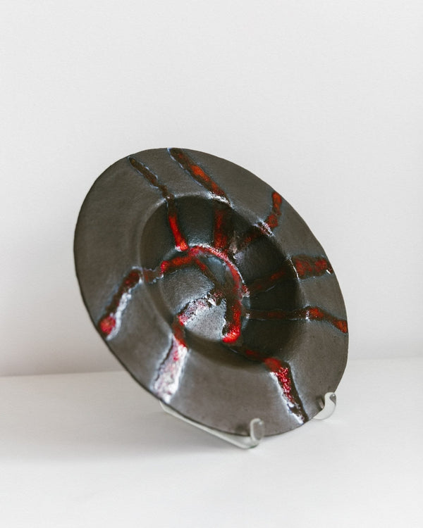 Red, signed and partially glazed studio ceramic fruit bowl in the 60s 70s Mid century design - Bottega Jacobs