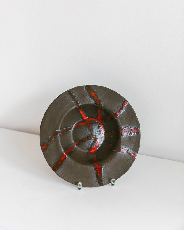 Red, signed and partially glazed studio ceramic fruit bowl in the 60s 70s Mid century design - Bottega Jacobs