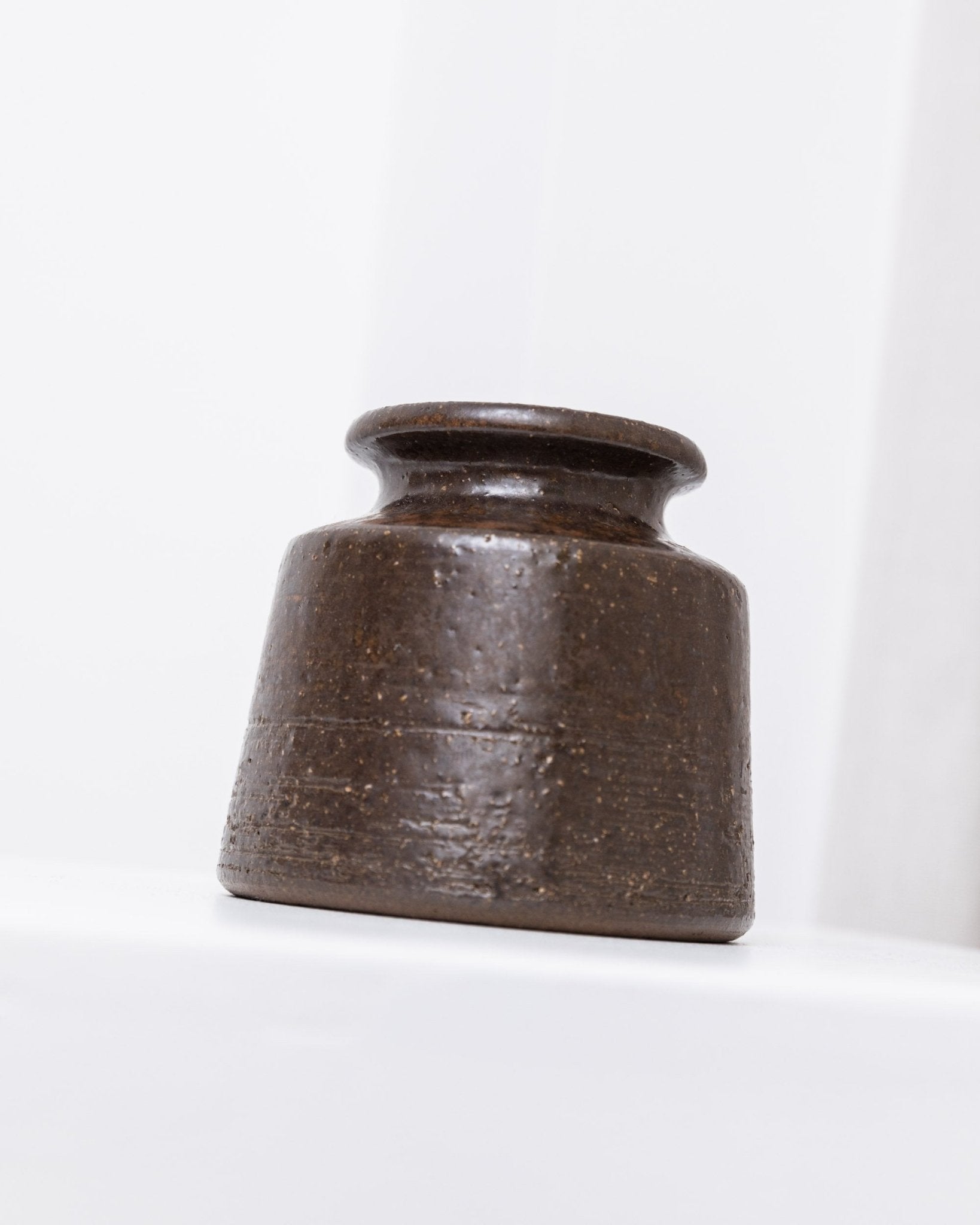 Rudi Stahl Studio ceramic vase - organic shape in dark brown - fireclay stoneware - Mid Century 1960s - Bottega Jacobs