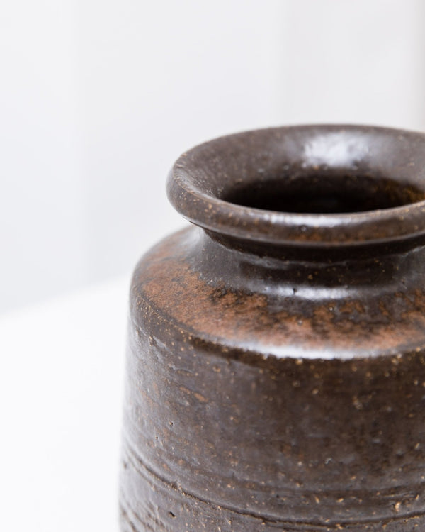 Rudi Stahl Studio ceramic vase - organic shape in dark brown - fireclay stoneware - Mid Century 1960s - Bottega Jacobs