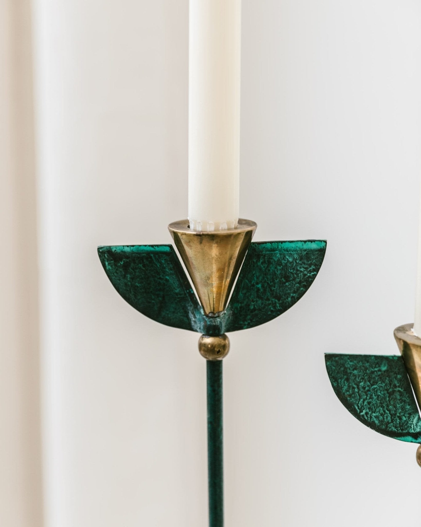 Set of 2 brass candle stands in the Hollywood Regency Style - 1980s - Bottega Jacobs