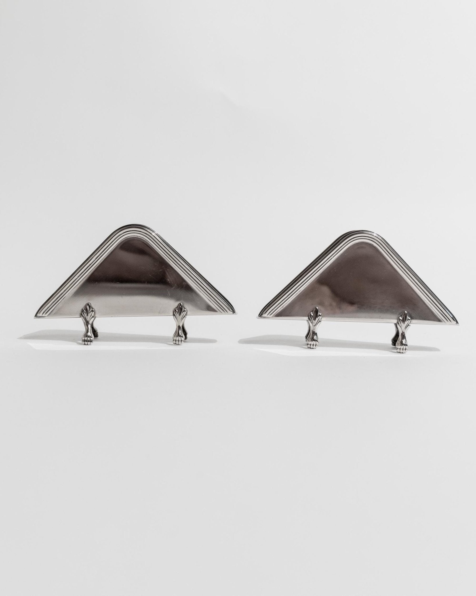 Set of 2 Triangular Napkin Holders, Silverplated - Timeless Design with Small Paw Details Italy 1970s - Noble Table Decor, Elegant Gift Idea_Bottega Jacobs
