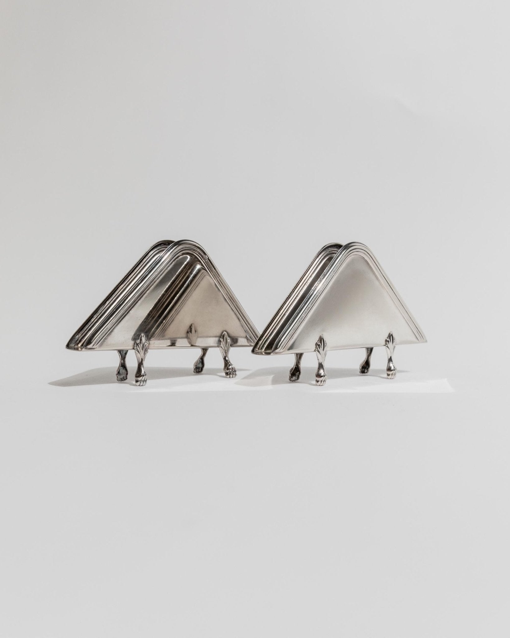Set of 2 Triangular Napkin Holders, Silverplated - Timeless Design with Small Paw Details Italy 1970s - Noble Table Decor, Elegant Gift Idea_Bottega Jacobs