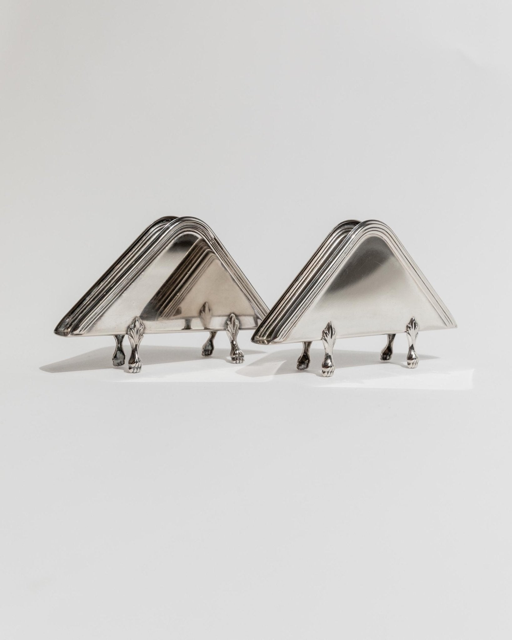 Set of 2 Triangular Napkin Holders, Silverplated - Timeless Design with Small Paw Details Italy 1970s - Noble Table Decor, Elegant Gift Idea_Bottega Jacobs