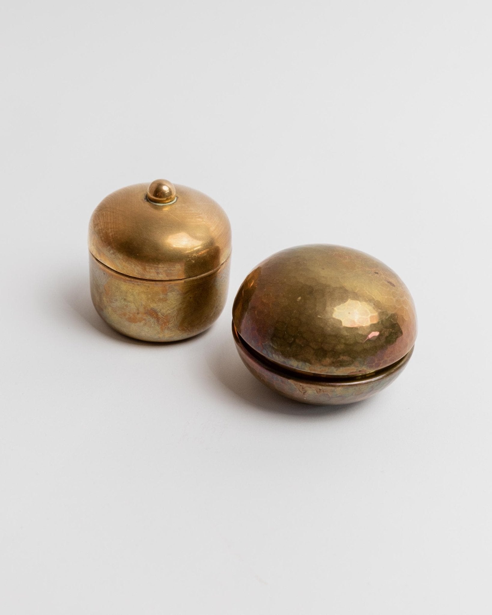 Set of 2 Vintage Brass Tins with Lid - handmade, timeless Design, Italy 1950s - Gift boxes, Storage for Jewelry, Medicine, elegant Gift Idea_Bottega Jacobs