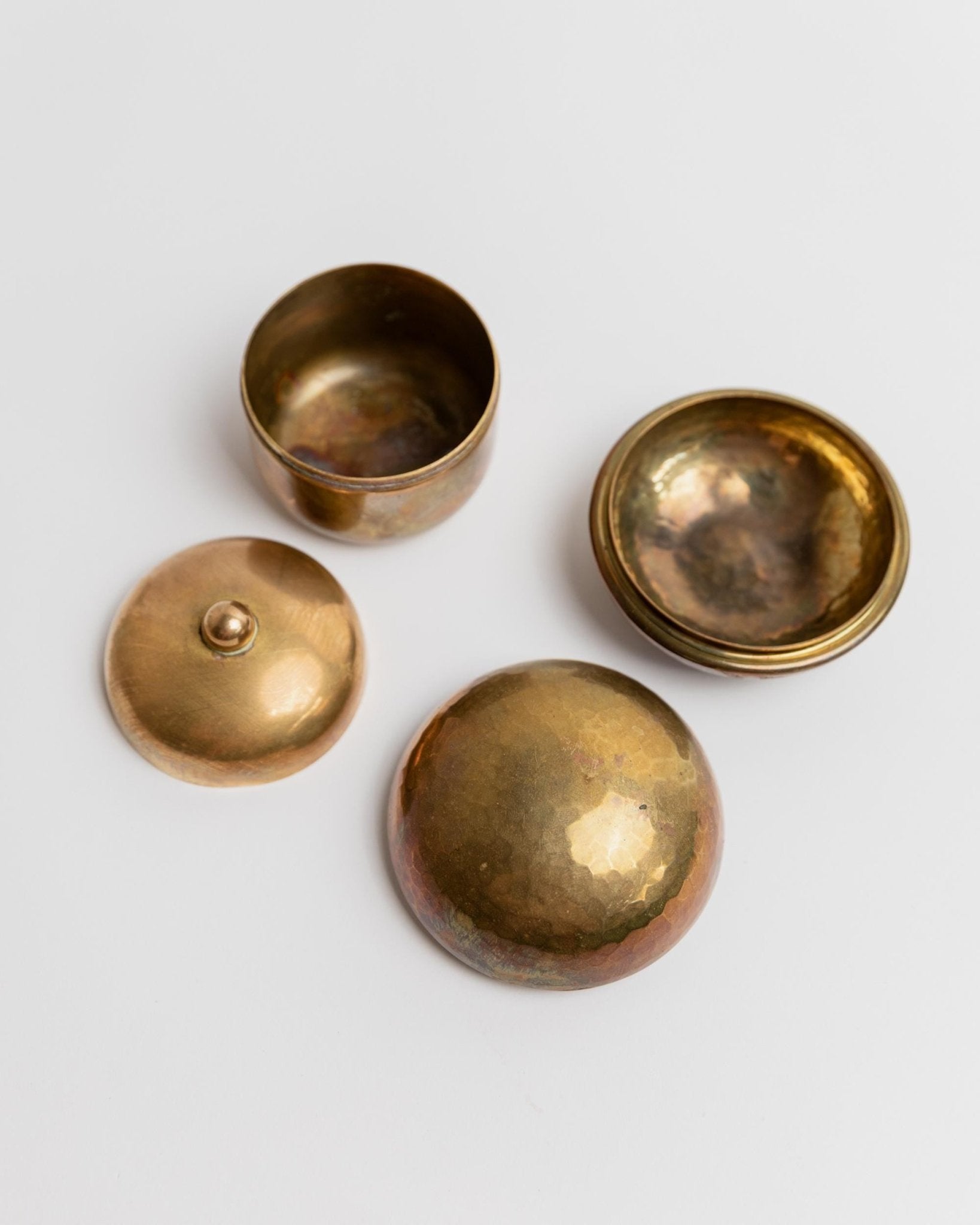 Set of 2 Vintage Brass Tins with Lid - handmade, timeless Design, Italy 1950s - Gift boxes, Storage for Jewelry, Medicine, elegant Gift Idea_Bottega Jacobs