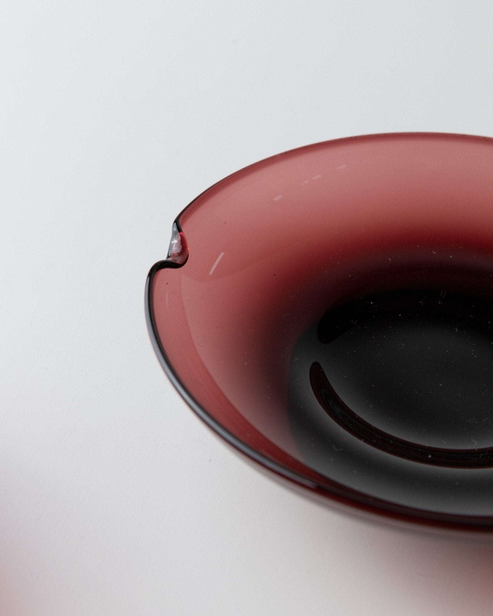 Set of 2 vintage Murano glass ashtrays - blackberry, dark red, mid - century design Italy 1970s - elegant gift idea, retro decoration - Bottega Jacobs