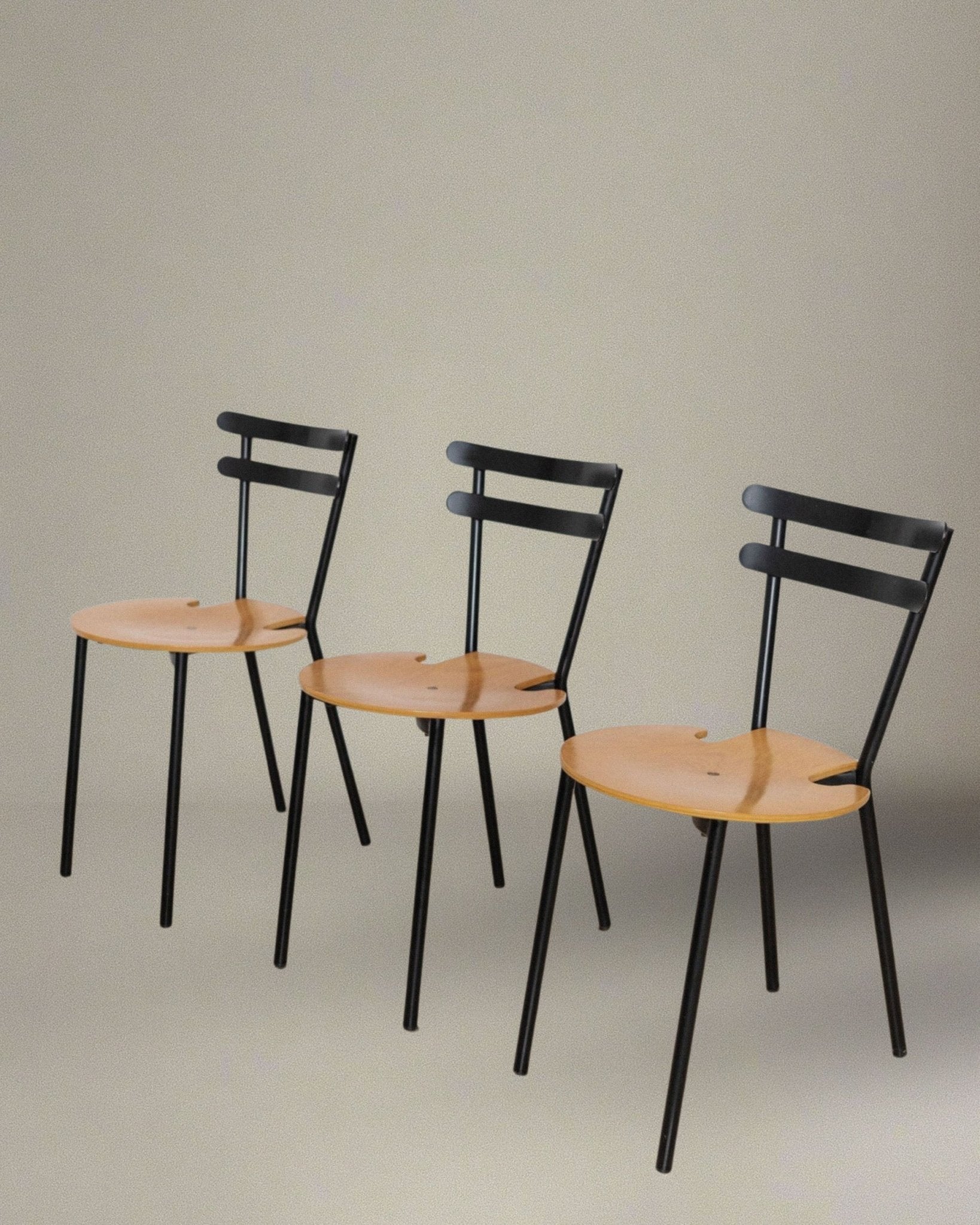 Set of 3 Italian mid century Chairs - black steel and wood - stackable - Made in Italy 1970s_Bottega Jacobs