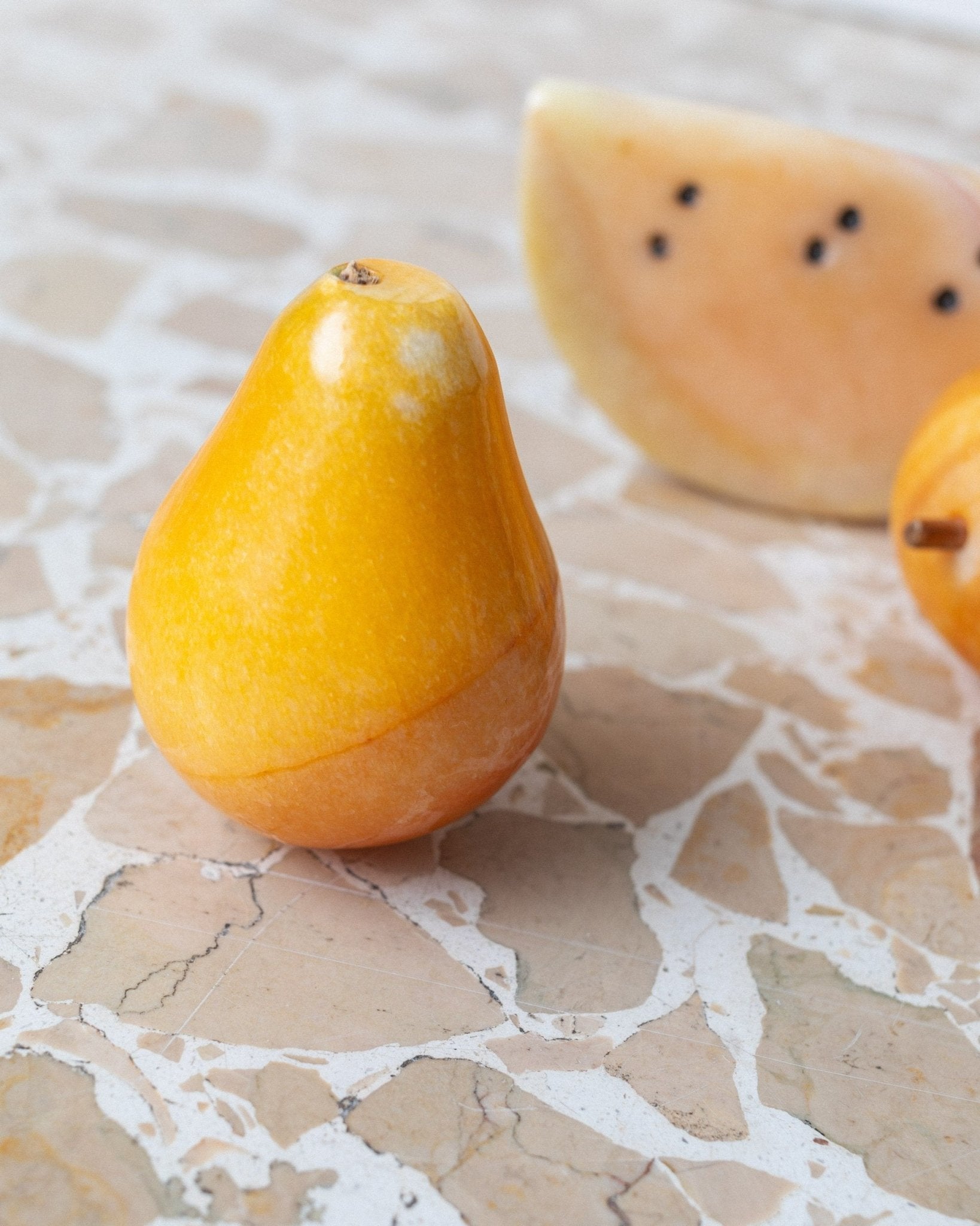 Set of 5 vintage alabaster fruits - yellow stone fruit handmade - Mid Century Design - Italy 1970s - Bottega Jacobs