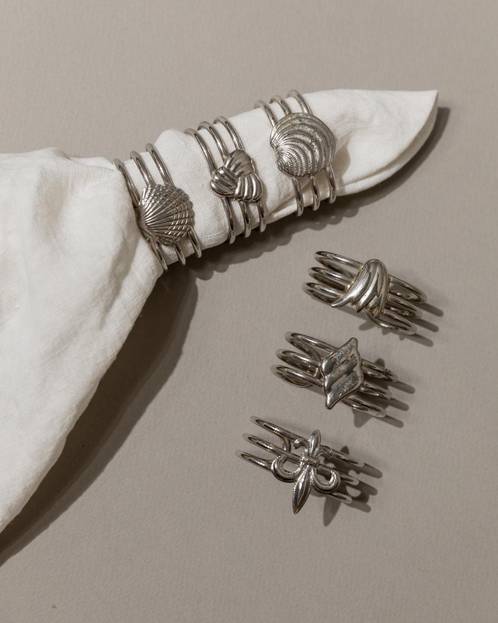 Set of 6 Vintage Napkin Rings silver - plated - Timeless Design with Nautical Details Italy 1960s - Noble Table Decoration, Elegant Gift Idea_Bottega Jacobs