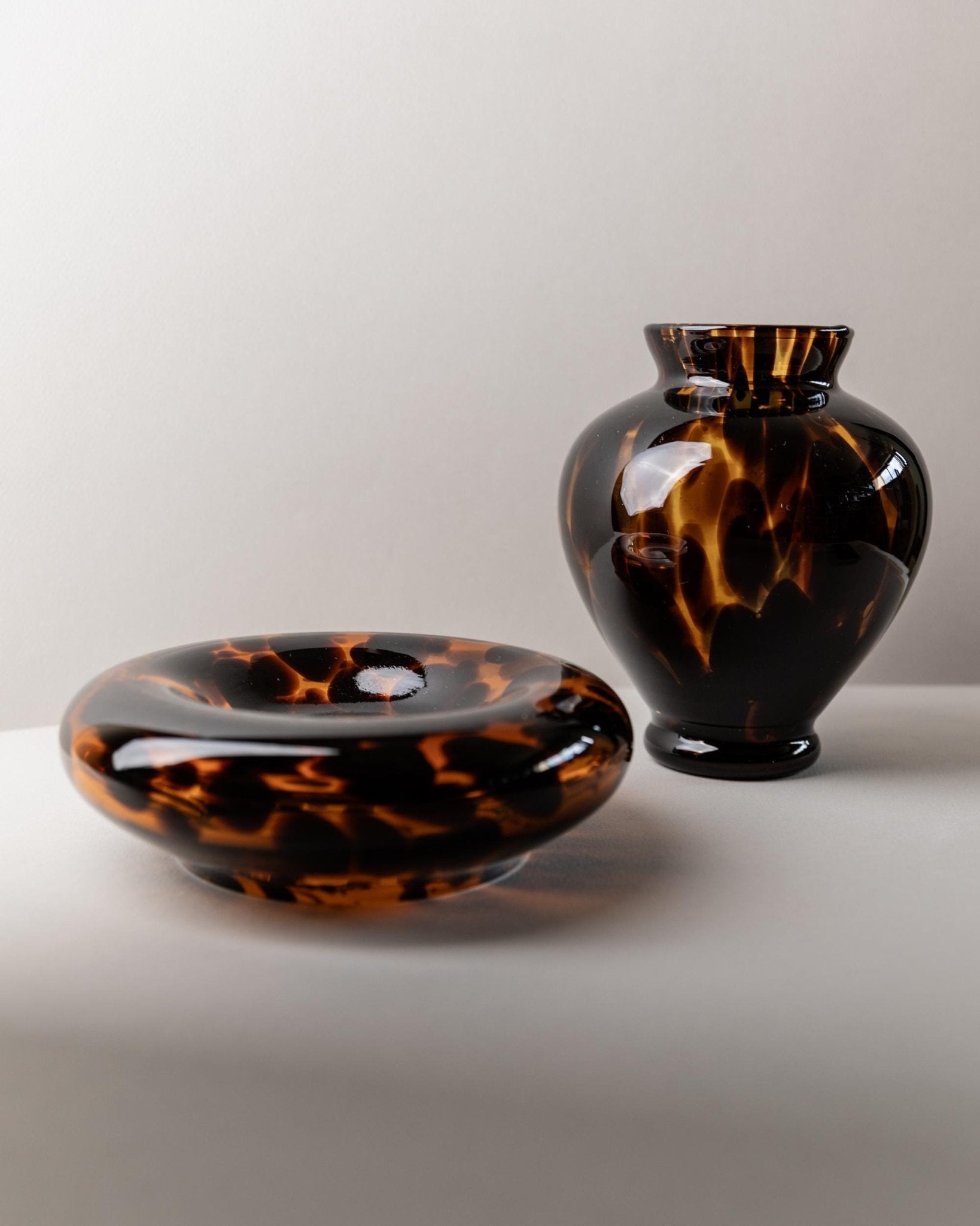 Set Vintage Murano Glass Vase and Bowl - Tortoise Shell Optic - Elegant Glass Art Italy 1980s - Table Decoration, Ashtray or Bowl, Gift Idea_Bottega Jacobs