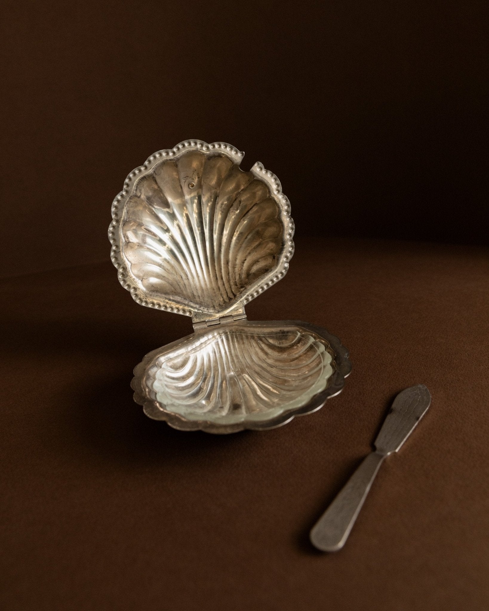 Silver - plated vintage butter, caviar or salt tin in shell shape - Italy 1950s - Noble vintage table decoration antique, elegant gift idea - Bottega Jacobs