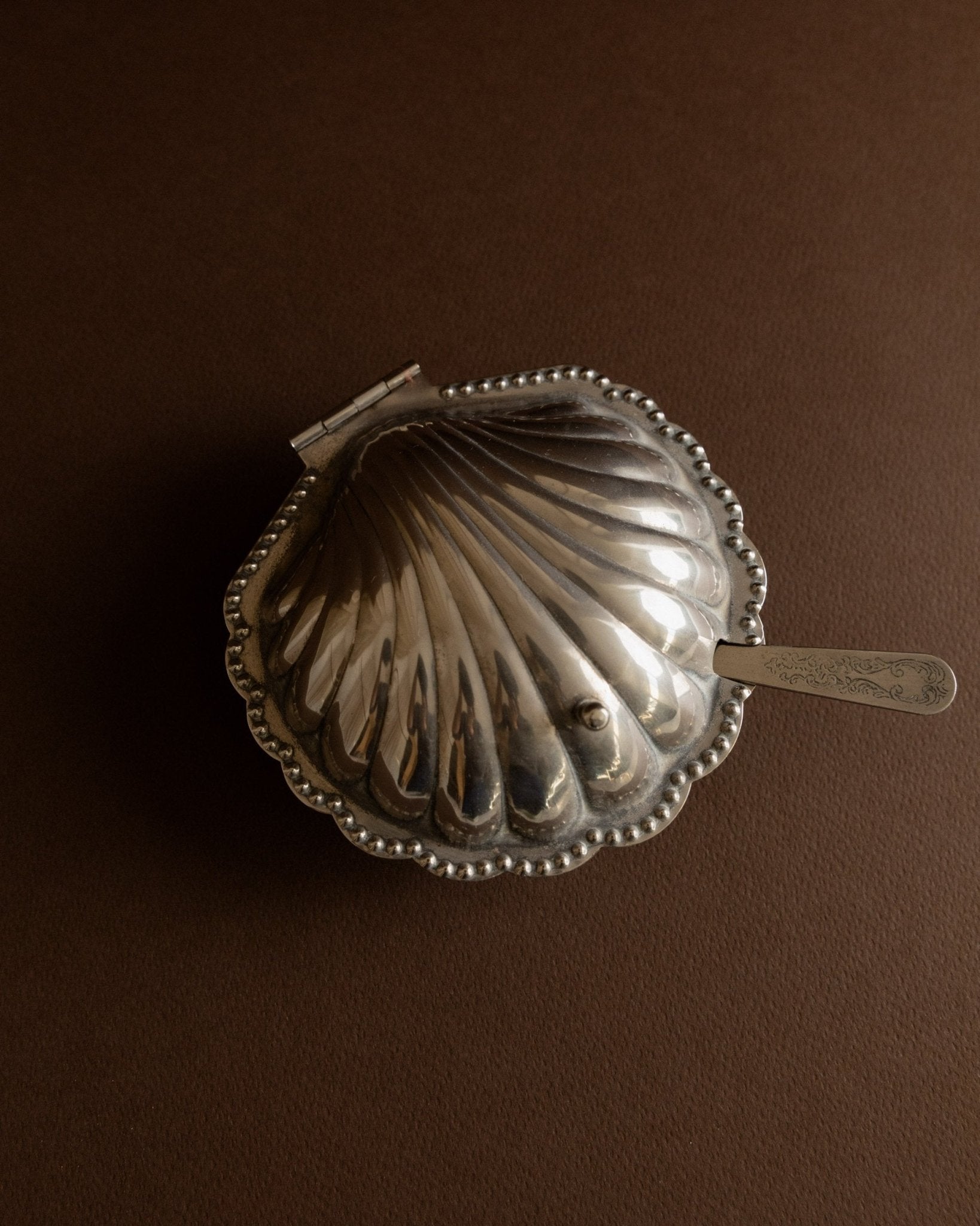 Silver - plated vintage butter, caviar or salt tin in shell shape - Italy 1950s - Noble vintage table decoration antique, elegant gift idea - Bottega Jacobs
