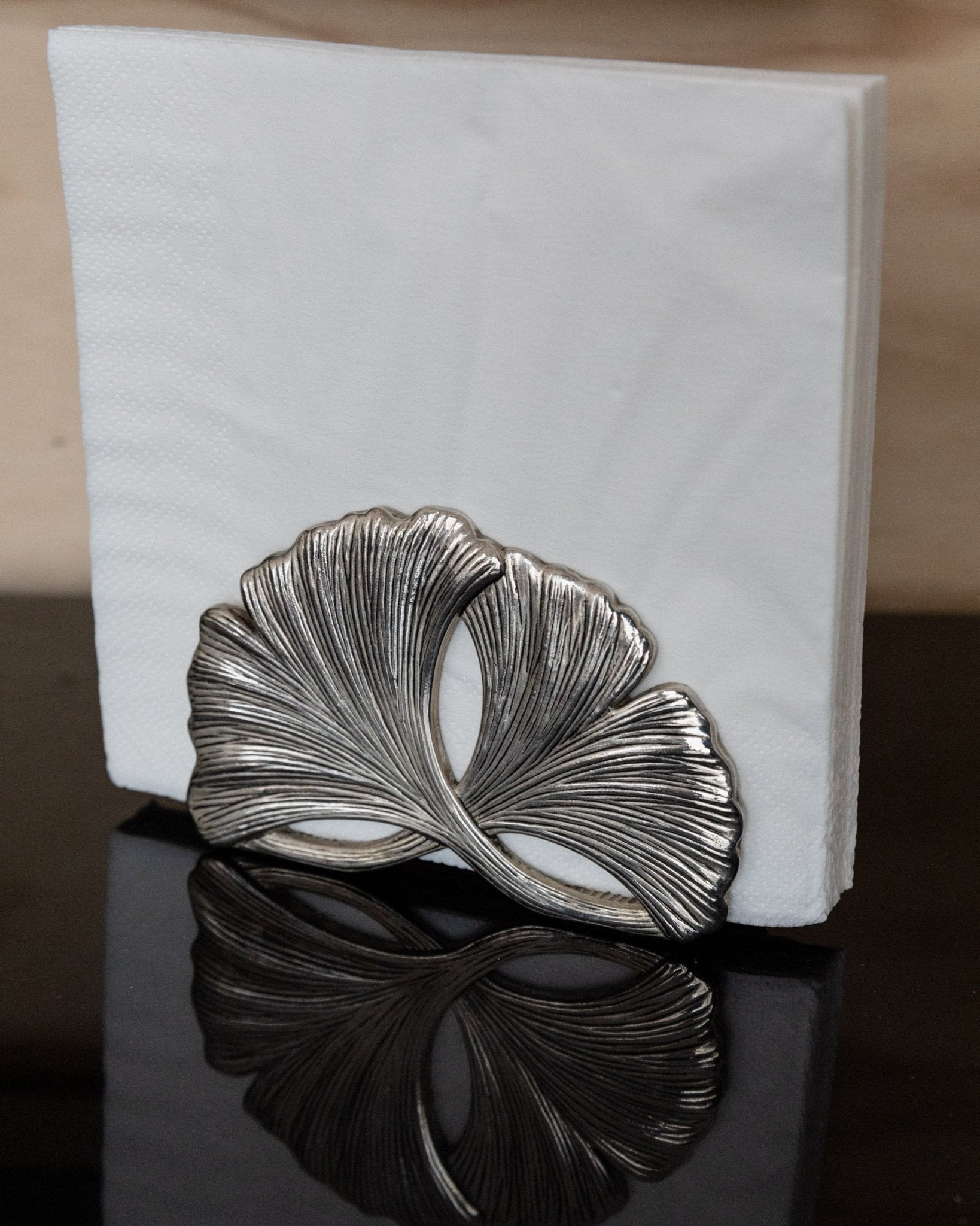 Silver - plated vintage napkin or magazine holder, timeless design gingko motif Italy 1960s - Noble table decoration, elegant gift idea - Bottega Jacobs