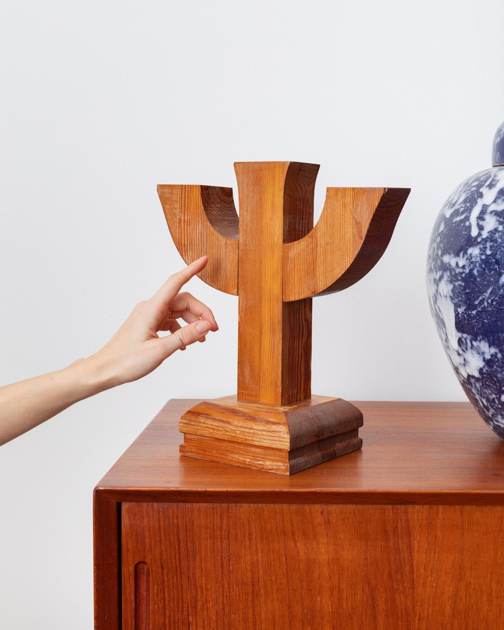 Solid candle holder made of wood - Made in Italy - Mid Century Design - 1950s - Bottega Jacobs