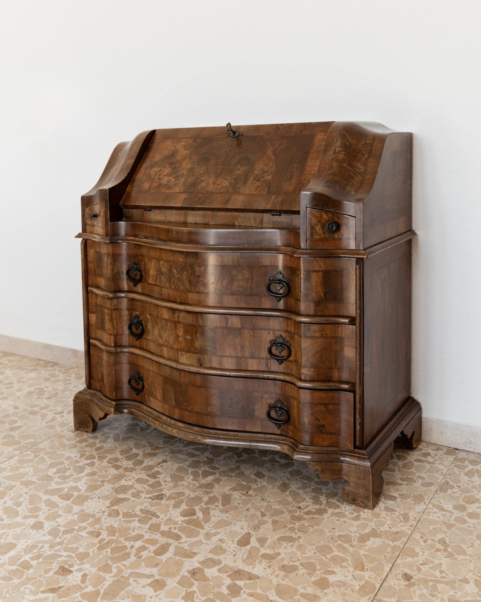 Vintage 1900 Venetian Secretary Desk - Curved Walnut Design with Elegant Handles - Timeless Italian Classic Furniture Decor, Noble Gift Idea_Bottega Jacobs