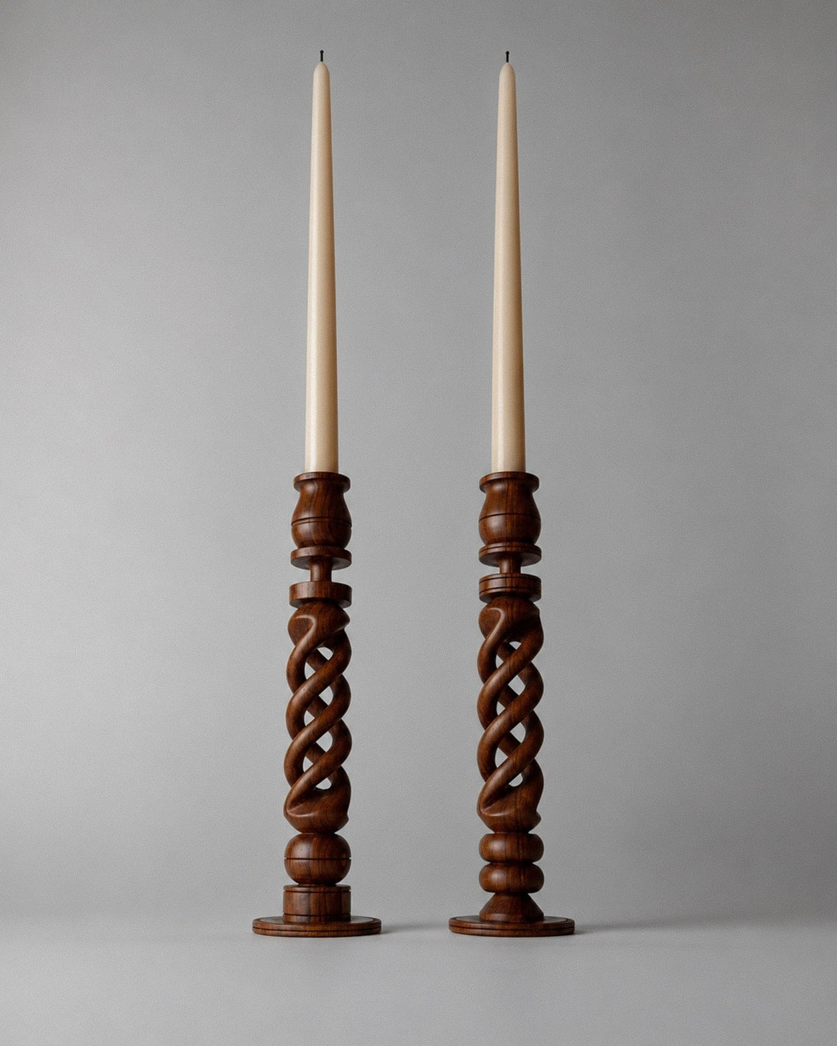 Vintage 1930s Oak Wood Candle Holders Set of 2, English Open Twist Design, Hand Turned Wooden Candlesticks, Table Decor, Timeless Gift Idea_Bottega Jacobs