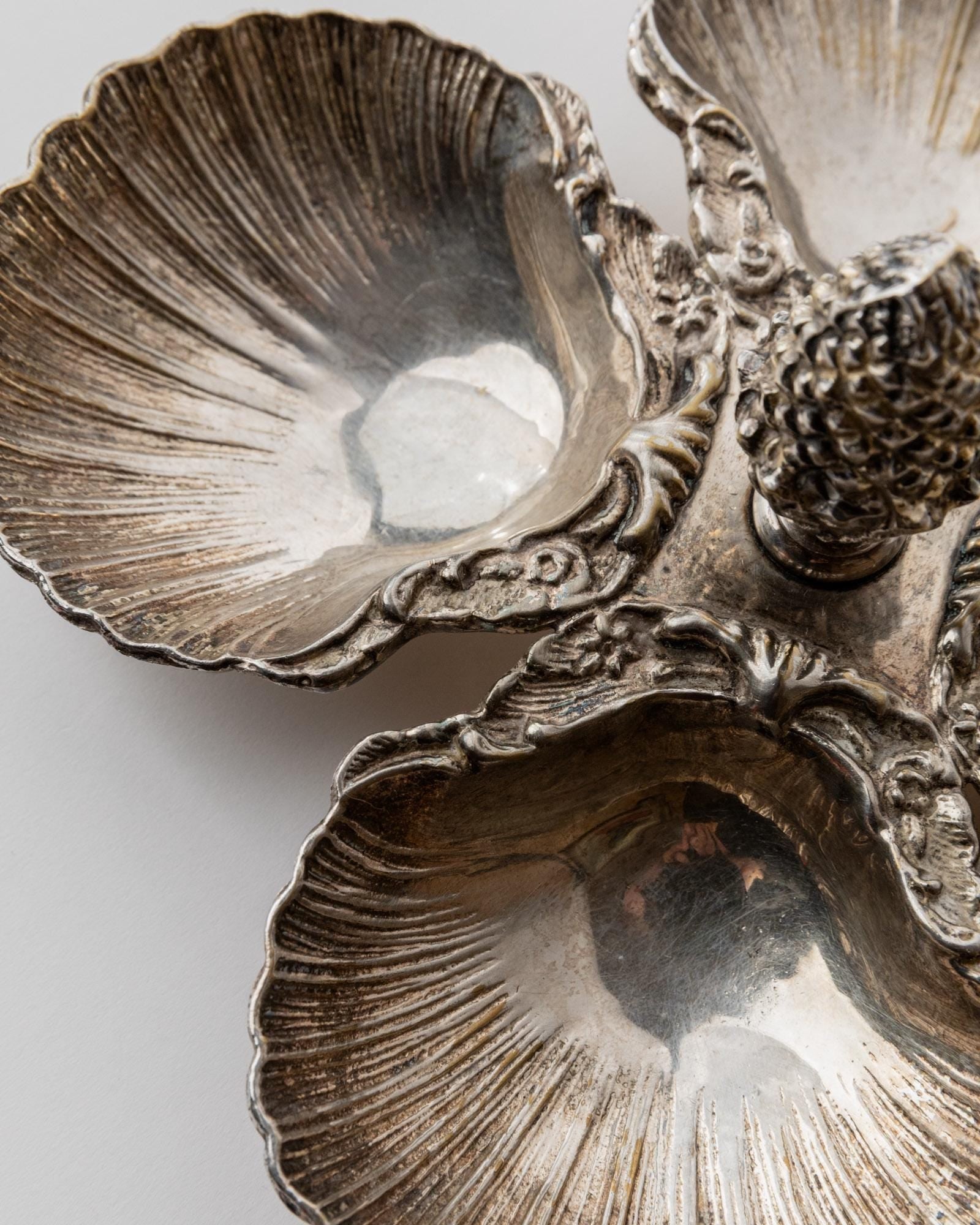 Vintage 1930s Silver Plated Bowl Centerpiece, Four Small Shell Dishes with Pinecone Handle, Elegant Art Deco Table Decor, Timeless Gift Idea_Bottega Jacobs