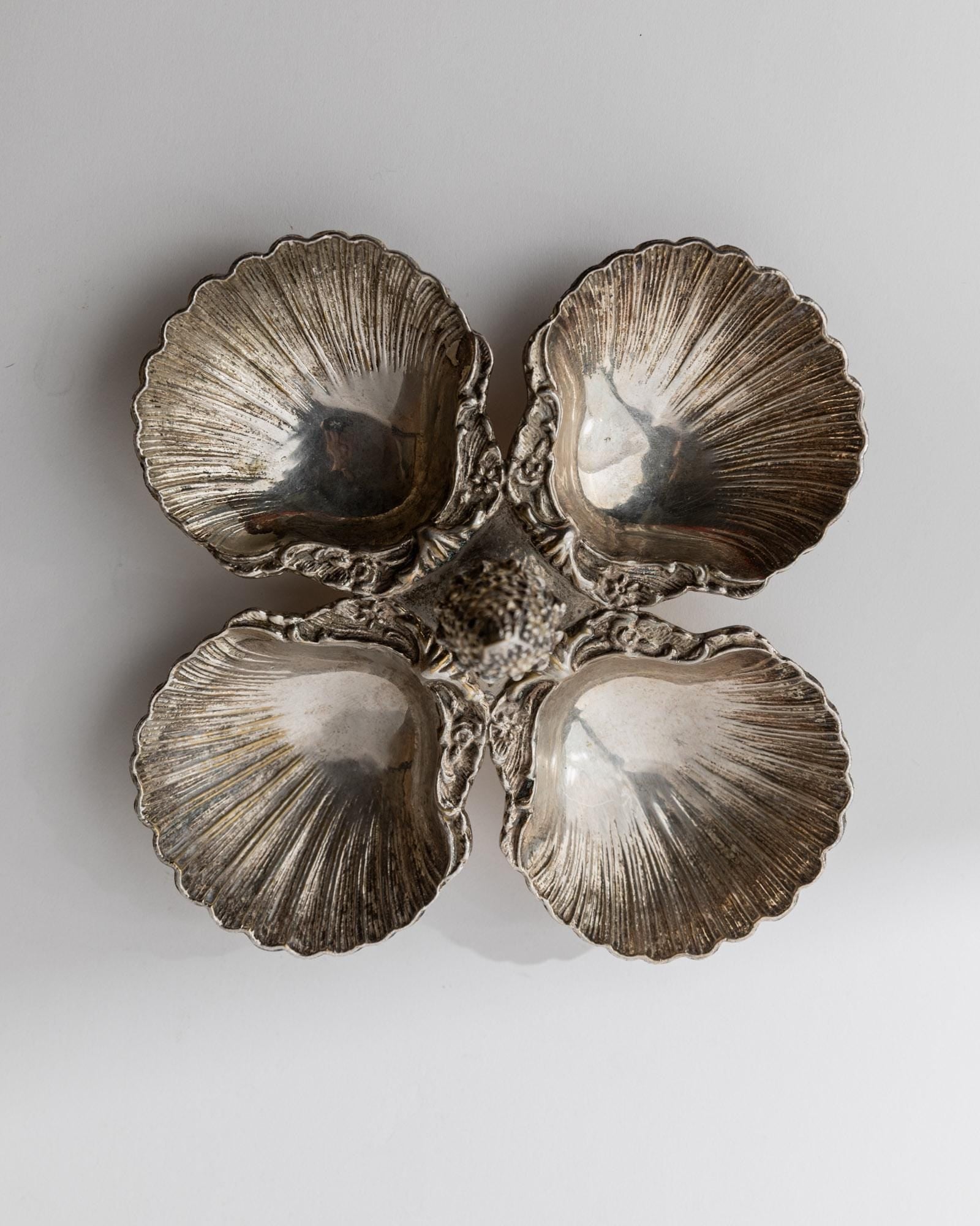 Vintage 1930s Silver Plated Bowl Centerpiece, Four Small Shell Dishes with Pinecone Handle, Elegant Art Deco Table Decor, Timeless Gift Idea_Bottega Jacobs