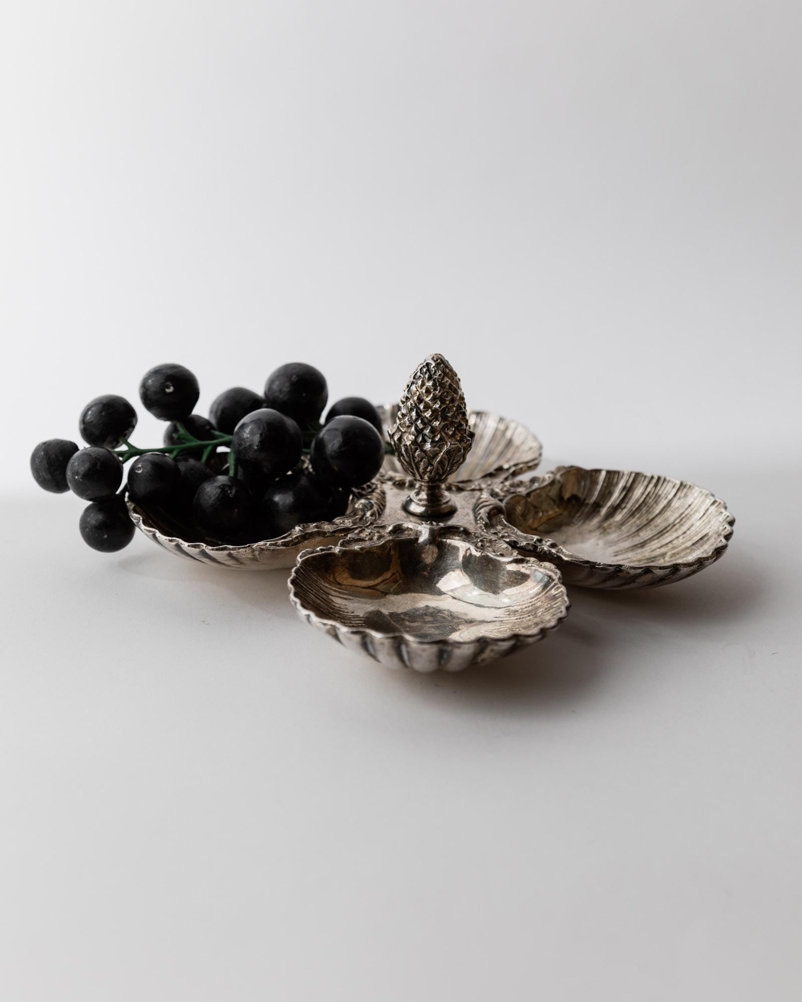 Vintage 1930s Silver Plated Bowl Centerpiece, Four Small Shell Dishes with Pinecone Handle, Elegant Art Deco Table Decor, Timeless Gift Idea_Bottega Jacobs