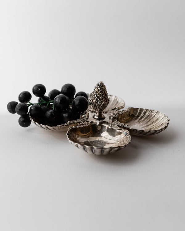 Vintage 1930s Silver Plated Bowl Centerpiece, Four Small Shell Dishes with Pinecone Handle, Elegant Art Deco Table Decor, Timeless Gift Idea_Bottega Jacobs
