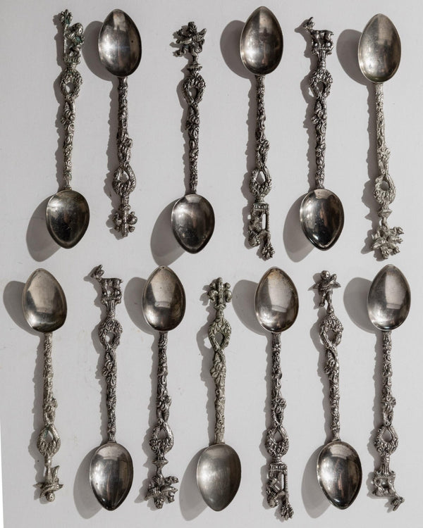 Vintage 1930s Silver Plated Tea and Cake Serving Set, 13 Ornate Spoons with Heraldic Figures and 1 Cake Server, Italian Tableware, Gift Idea_Bottega Jacobs