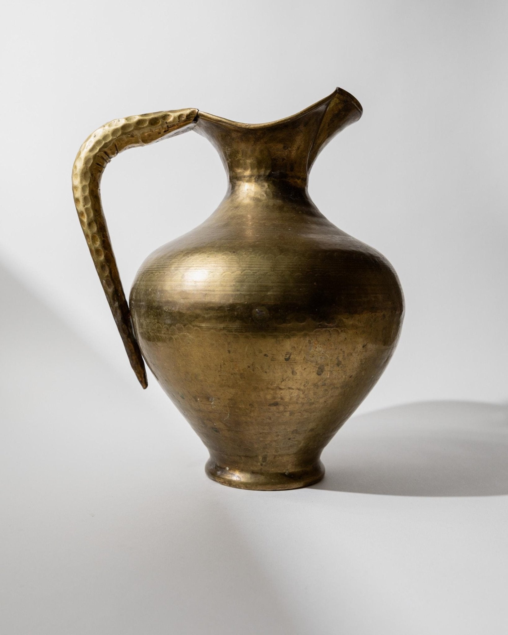 Vintage 1940s Brass Vase, Hand - Hammered Metal in Amphora Shape, Design Italy 1940s, Decorative Retro Flower Vase, Elegant Gift Idea_Bottega Jacobs