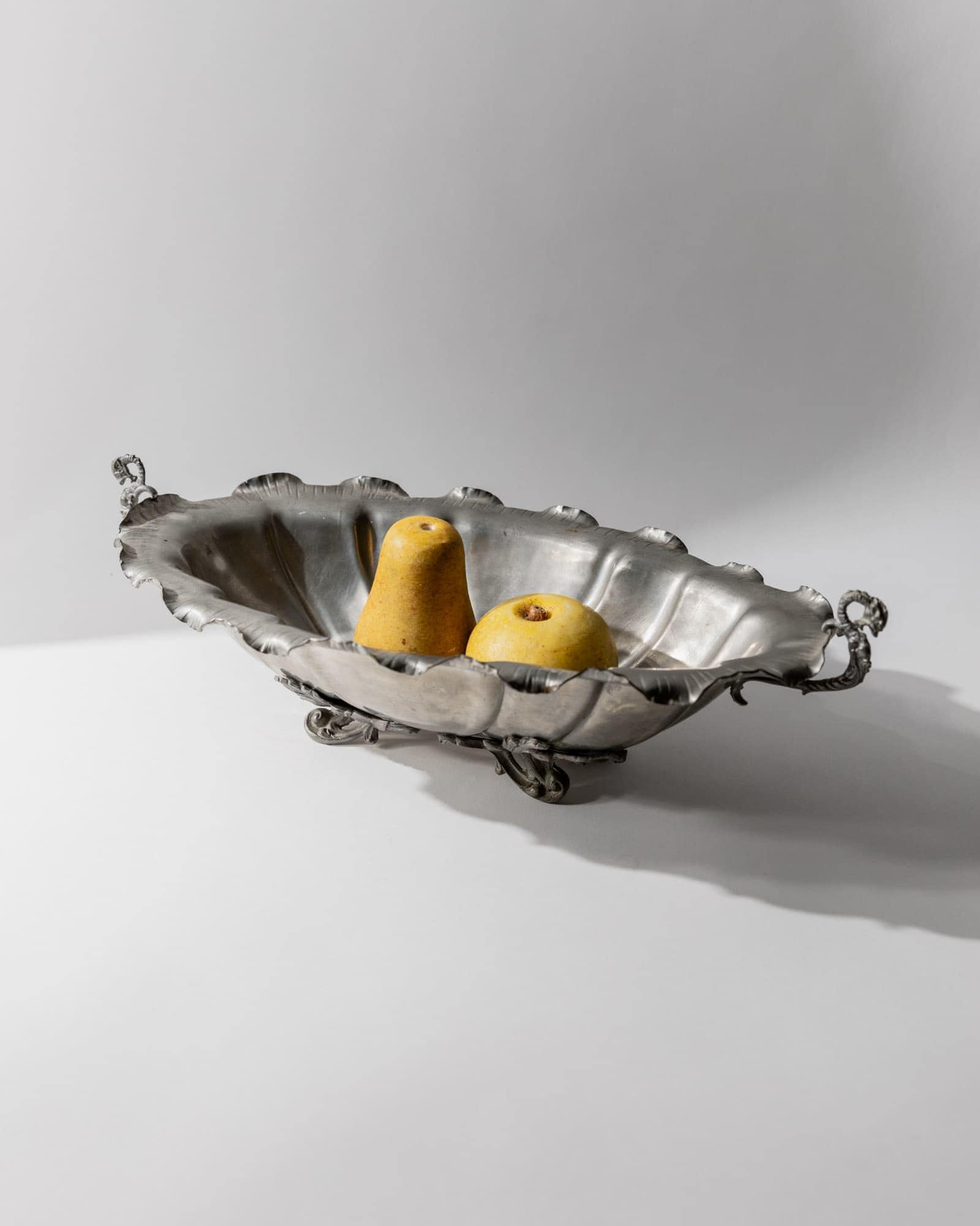 Vintage 1940s Pewter Centerpiece Bowl, Large Classic Table Decor with Decorative Details, Fruit or Cookie Display, Elegant Gift Idea_Bottega Jacobs