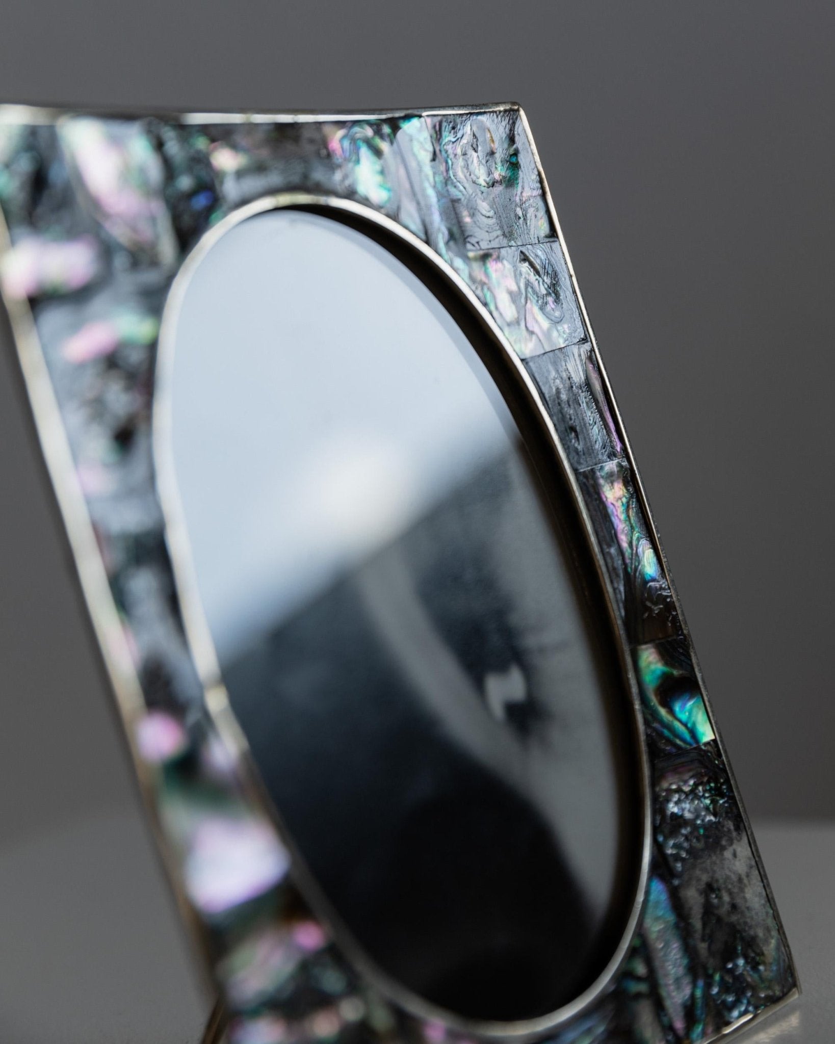 Vintage 1950s Alpaca Silver Picture Frame, Mother of Pearl Details with Oval Photo Opening, Elegant Table Accent, Timeless Gift Idea_Bottega Jacobs