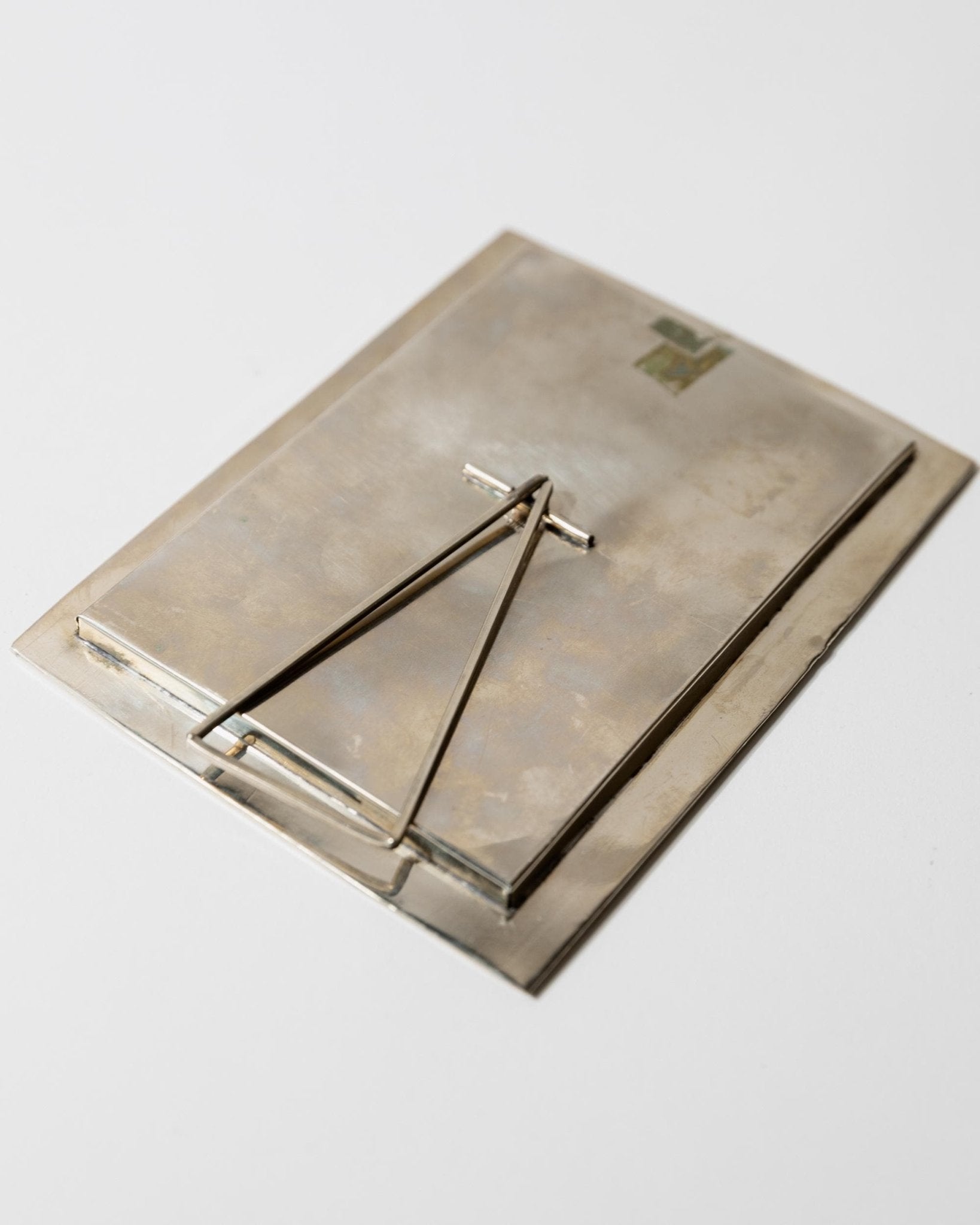 Vintage 1950s Alpaca Silver Picture Frame, Mother of Pearl Details with Oval Photo Opening, Elegant Table Accent, Timeless Gift Idea_Bottega Jacobs
