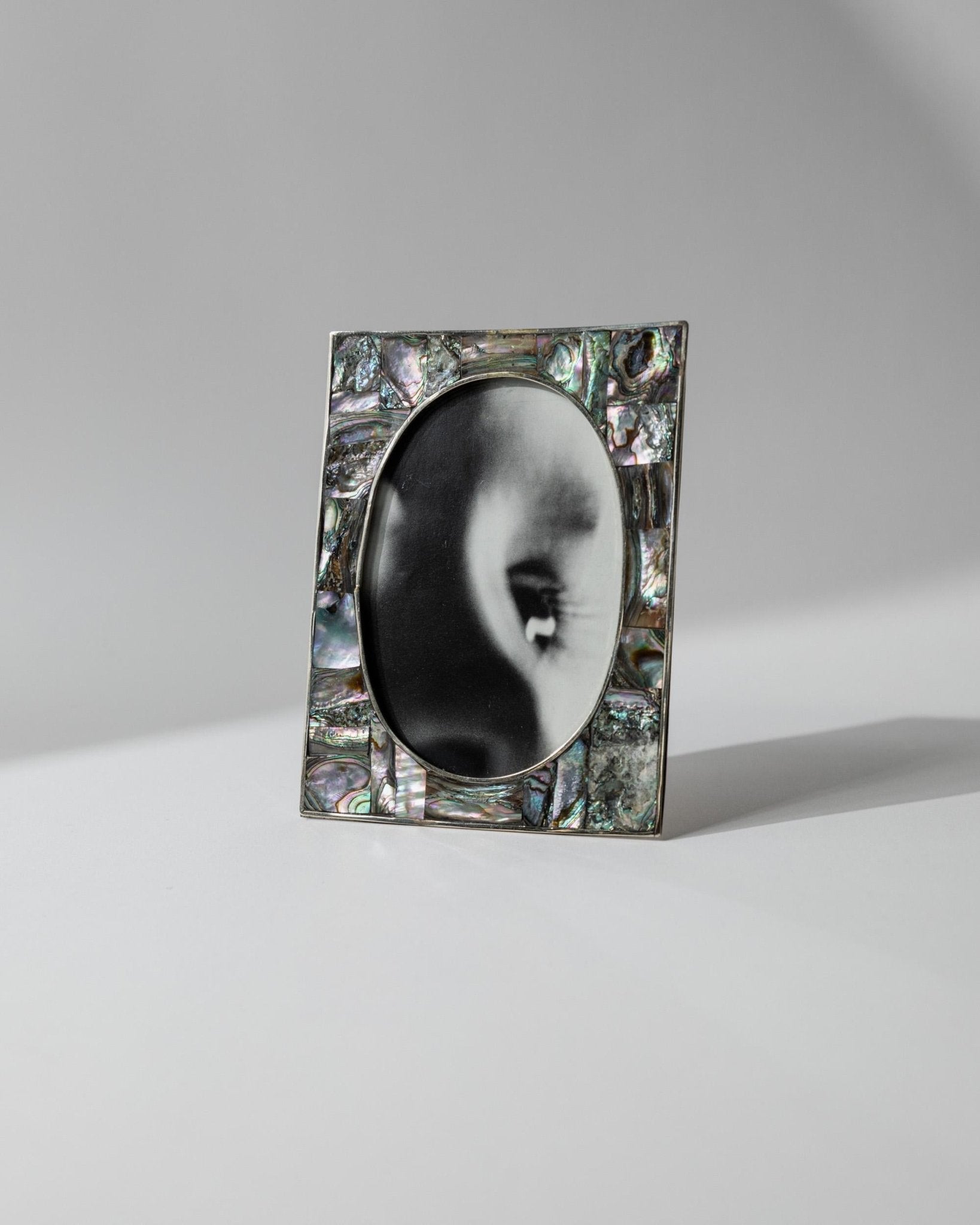 Vintage 1950s Alpaca Silver Picture Frame, Mother of Pearl Details with Oval Photo Opening, Elegant Table Accent, Timeless Gift Idea_Bottega Jacobs