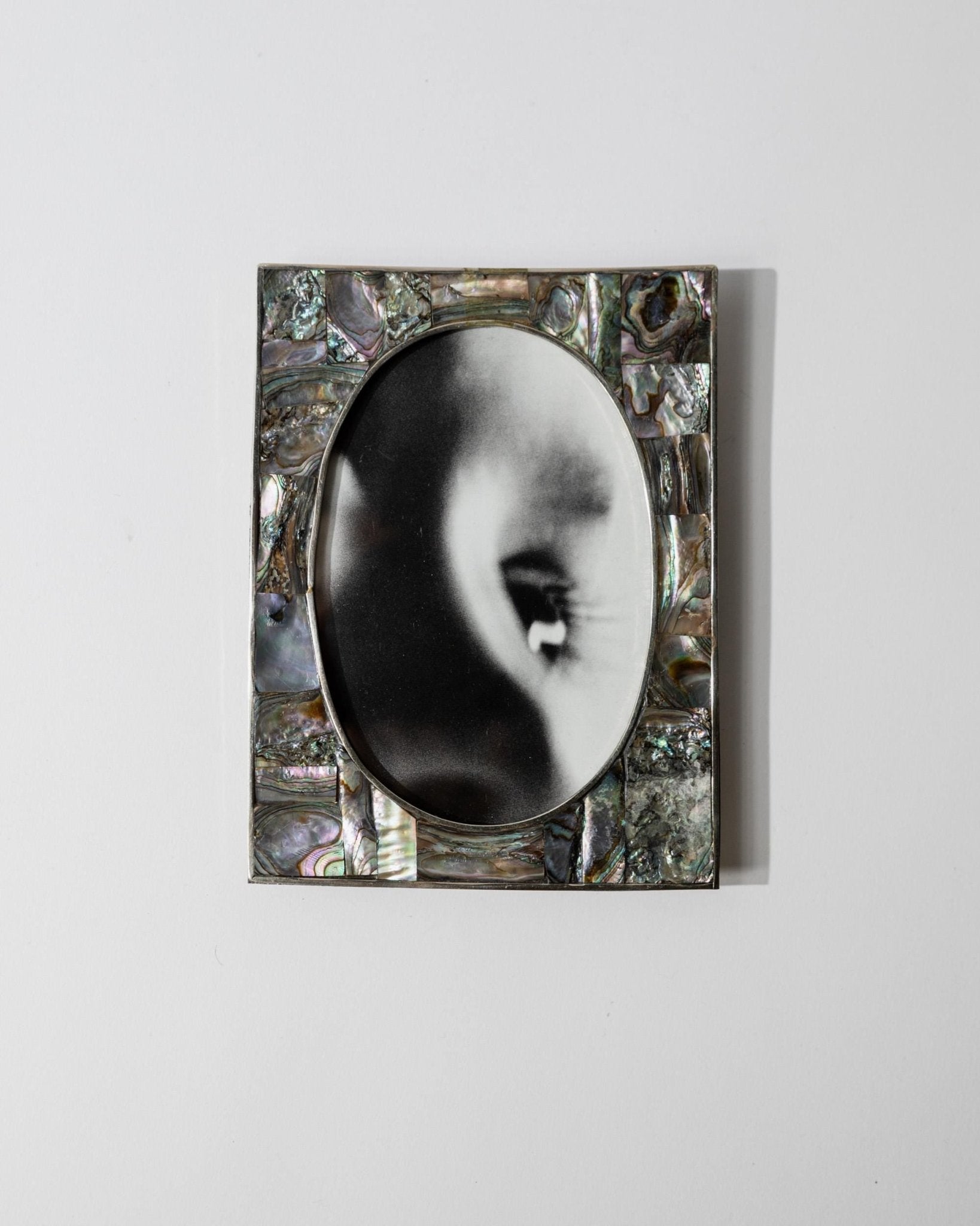 Vintage 1950s Alpaca Silver Picture Frame, Mother of Pearl Details with Oval Photo Opening, Elegant Table Accent, Timeless Gift Idea_Bottega Jacobs