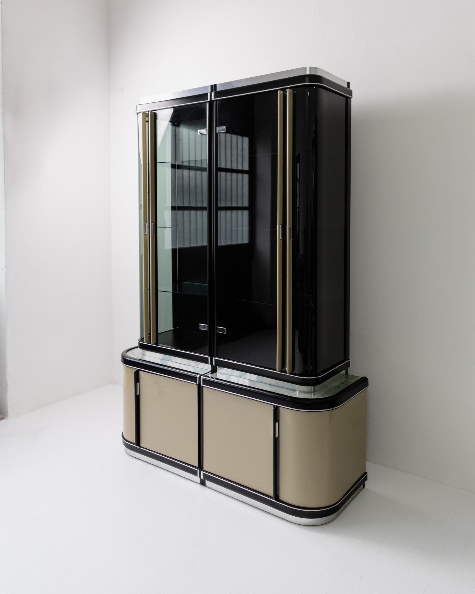 Vintage 1950s Art Deco Bar Cabinet, Lacquered Wood, Green Marble, Aluminium, Curved Smoked Glass, Large Statement Vitrine, Luxury Interior_Bottega Jacobs