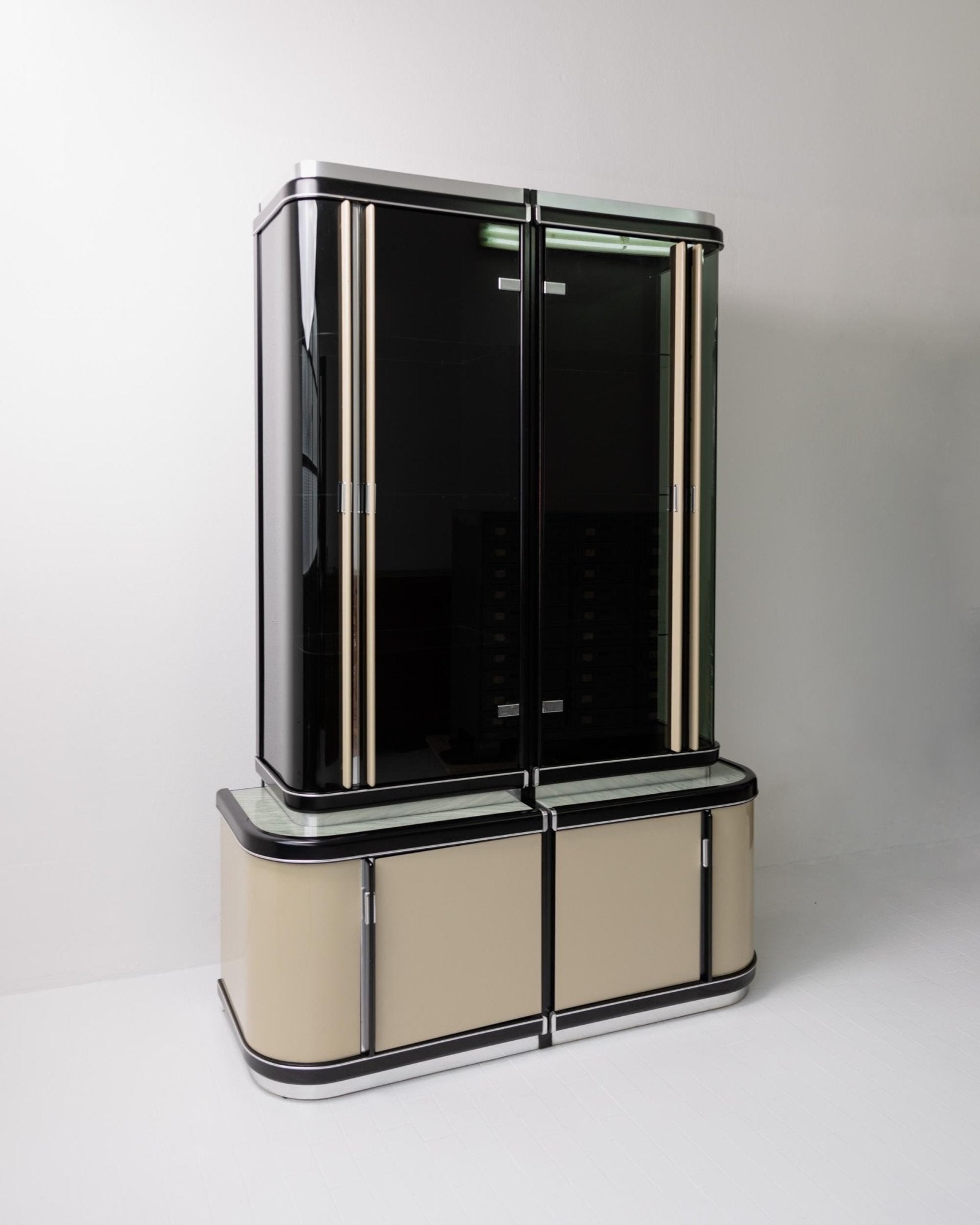 Vintage 1950s Art Deco Bar Cabinet, Lacquered Wood, Green Marble, Aluminium, Curved Smoked Glass, Large Statement Vitrine, Luxury Interior_Bottega Jacobs