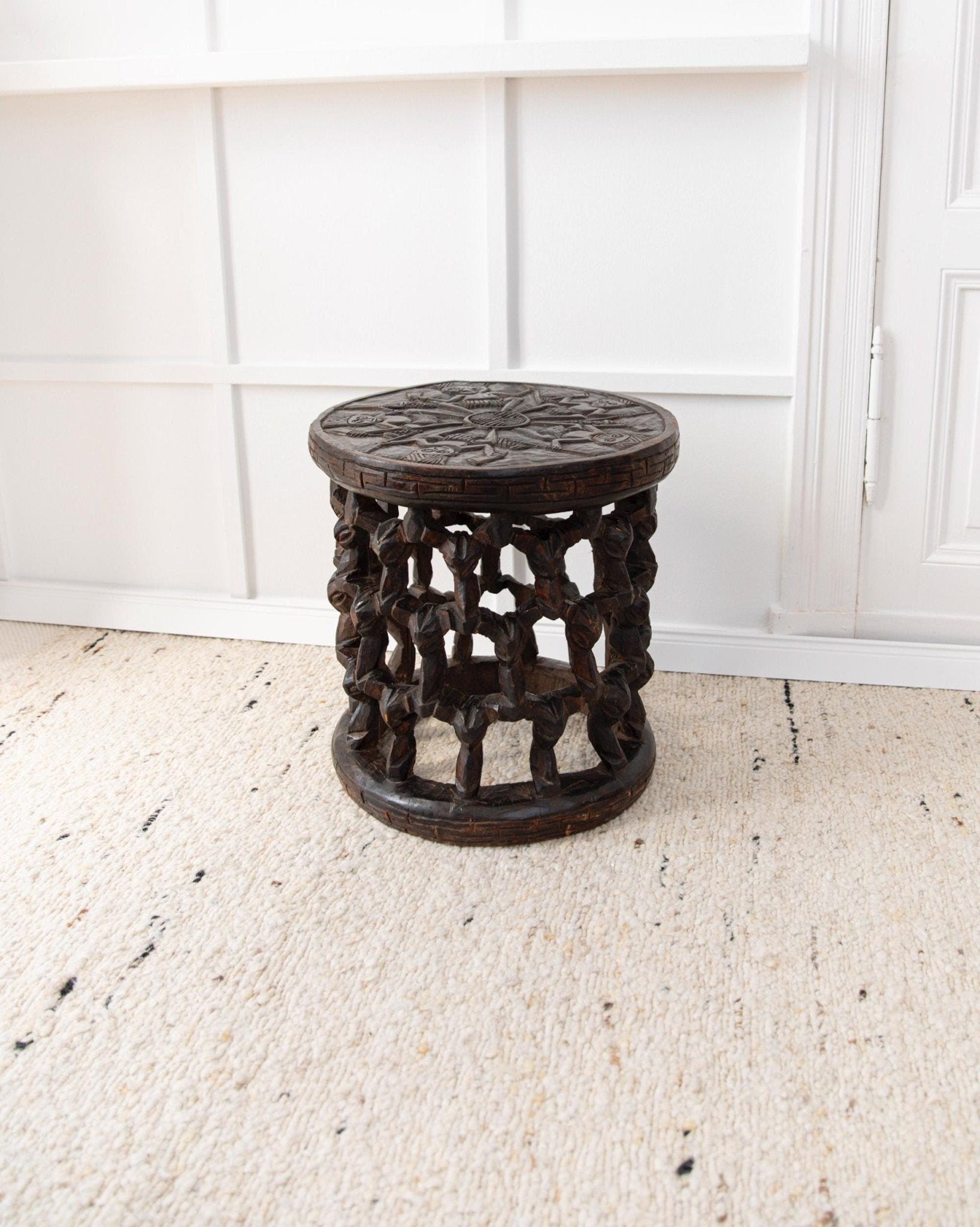Vintage 1950s Bamileke stool - hand - carved table from Cameroon - African art - Handmade, Boho Furniture, gift idea_Bottega Jacobs