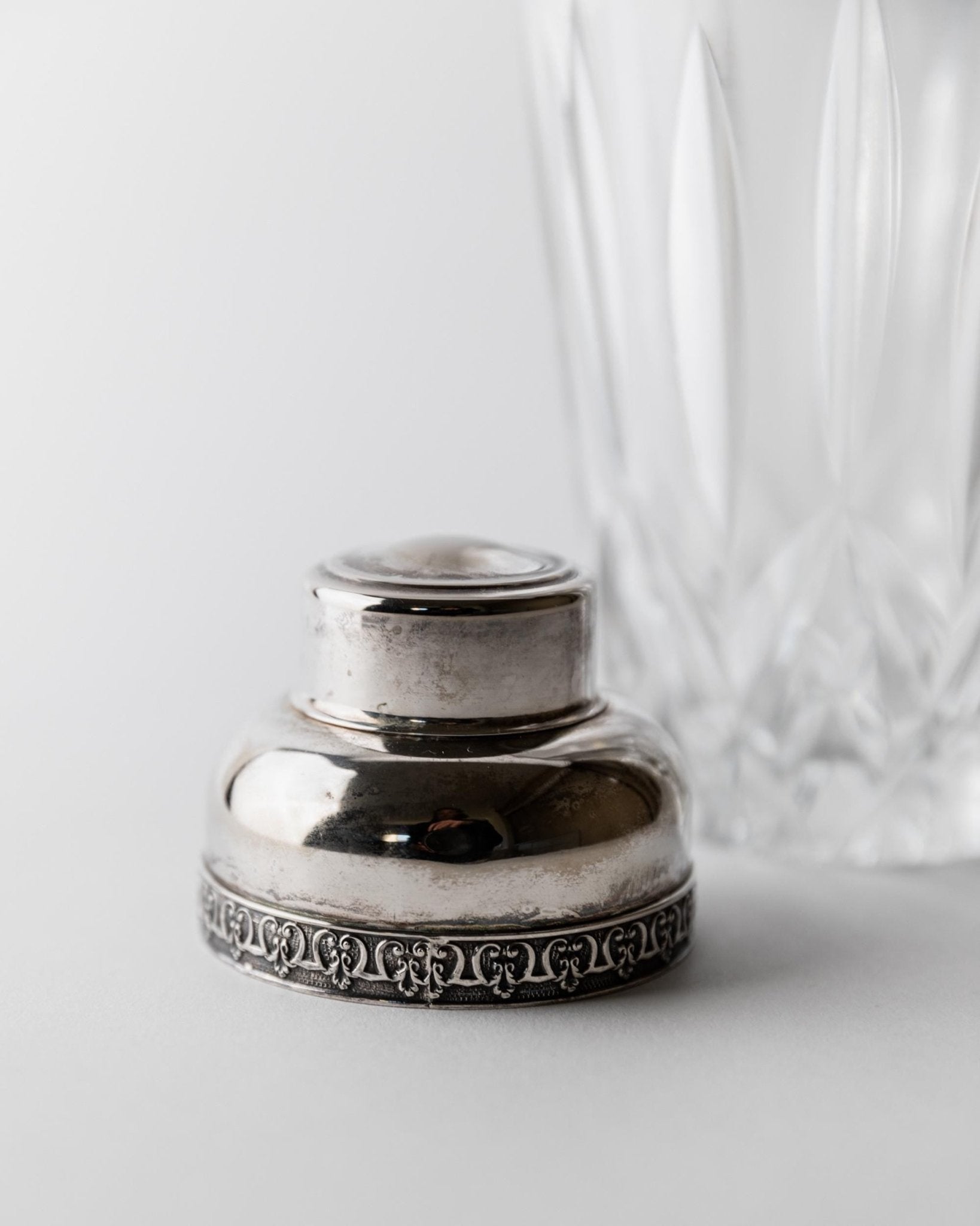 Vintage 1950s Crystal Glass Cocktail Shaker, by RCR Italy, Silver Plated Top, Hand Cut Glass Design, Elegant Barware Accessory, Gift Idea_Bottega Jacobs
