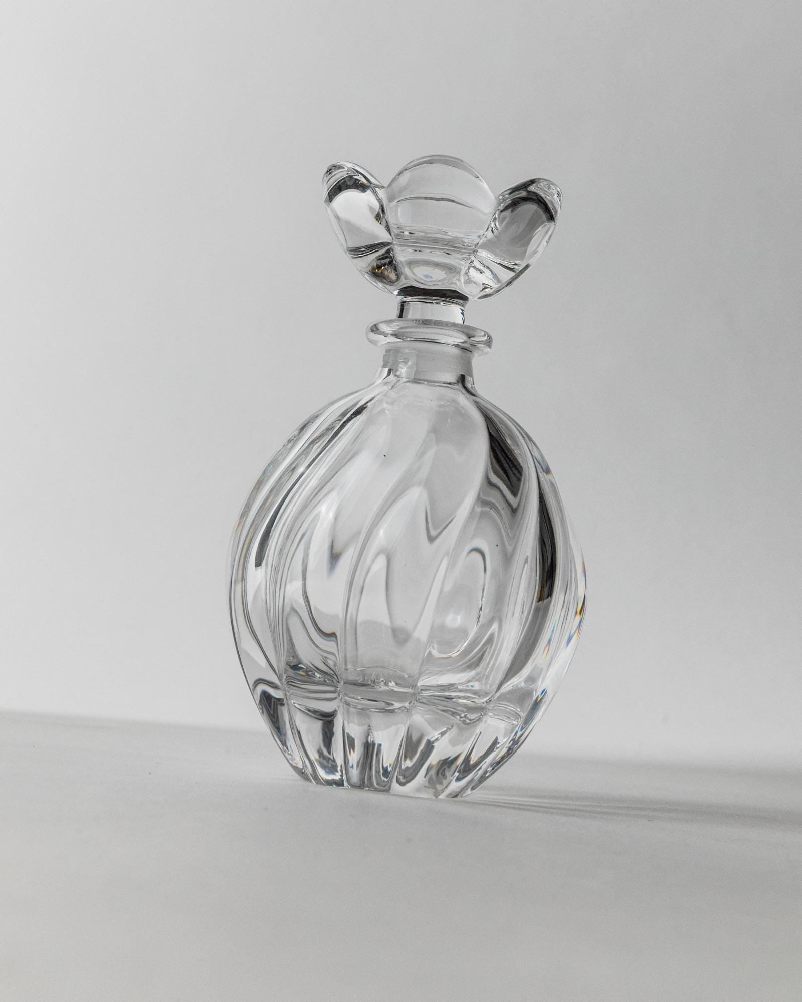 Vintage 1950s Murano Glass Perfume Bottle, Curved Hand Blown Glass with Floral Stopper, Timeless Vanity Decor, Noble Gift Idea_Bottega Jacobs