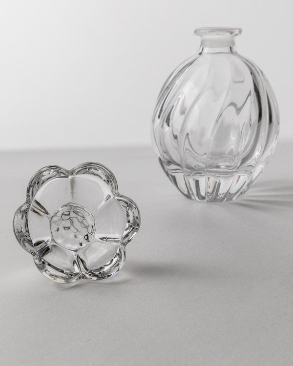 Vintage 1950s Murano Glass Perfume Bottle, Curved Hand Blown Glass with Floral Stopper, Timeless Vanity Decor, Noble Gift Idea_Bottega Jacobs