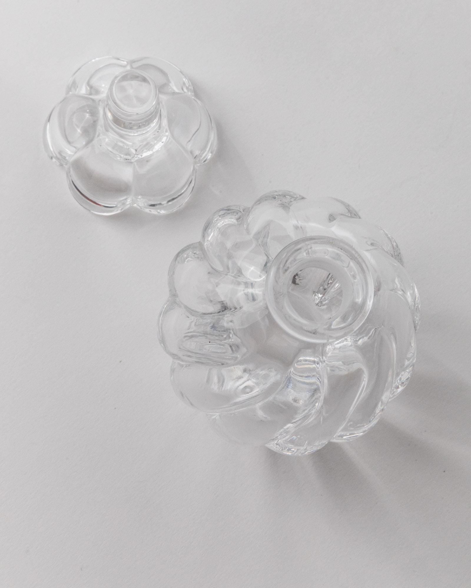 Vintage 1950s Murano Glass Perfume Bottle, Curved Hand Blown Glass with Floral Stopper, Timeless Vanity Decor, Noble Gift Idea_Bottega Jacobs