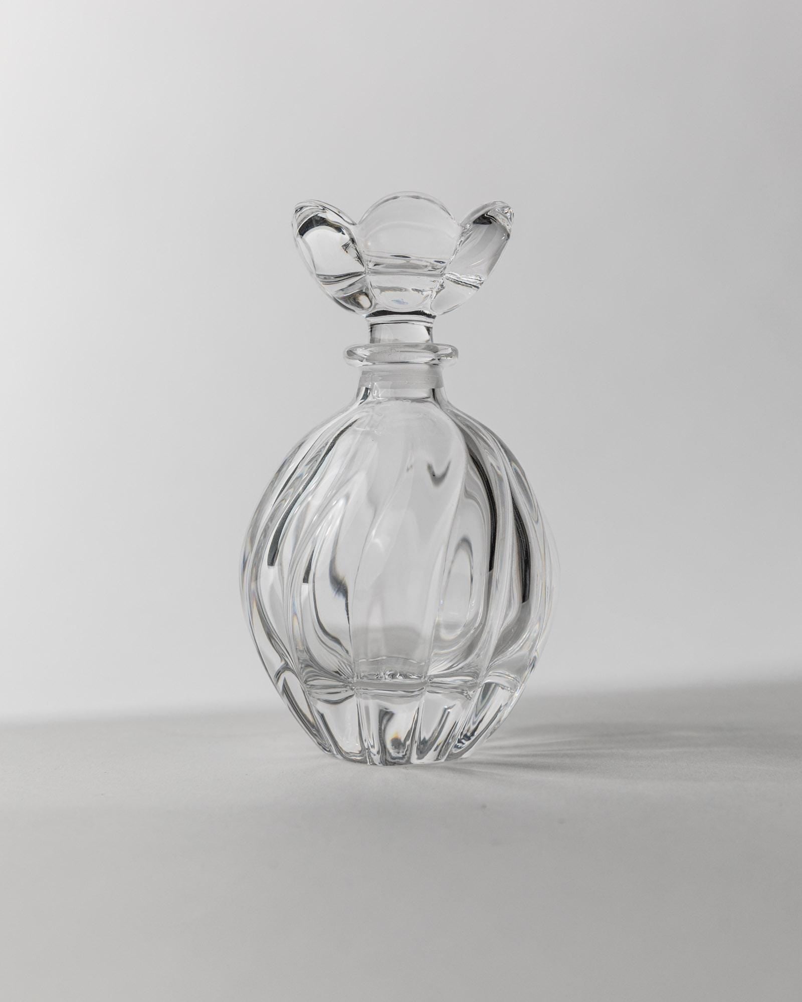 Vintage 1950s Murano Glass Perfume Bottle, Curved Hand Blown Glass with Floral Stopper, Timeless Vanity Decor, Noble Gift Idea_Bottega Jacobs