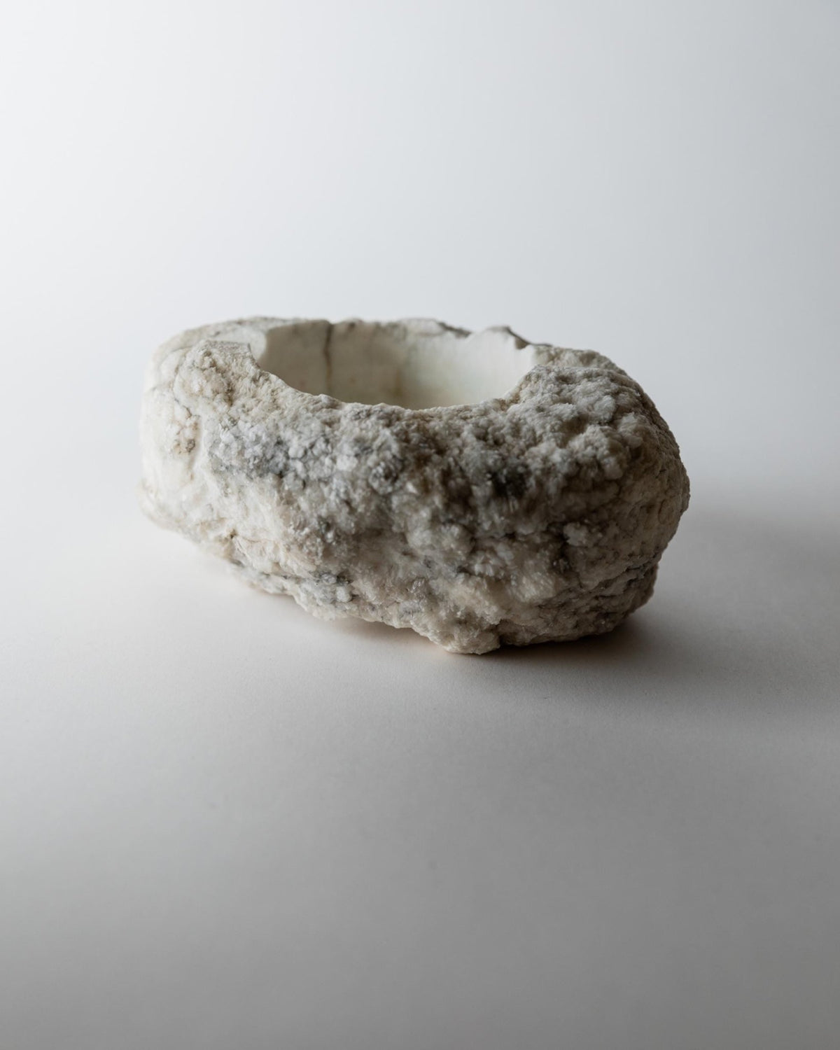 Vintage 1960s Alabaster Ashtray, Hand Carved Natural Stone with Crystalline Form, Sculptural Design, Table Accent, Timeless Gift Idea_Bottega Jacobs