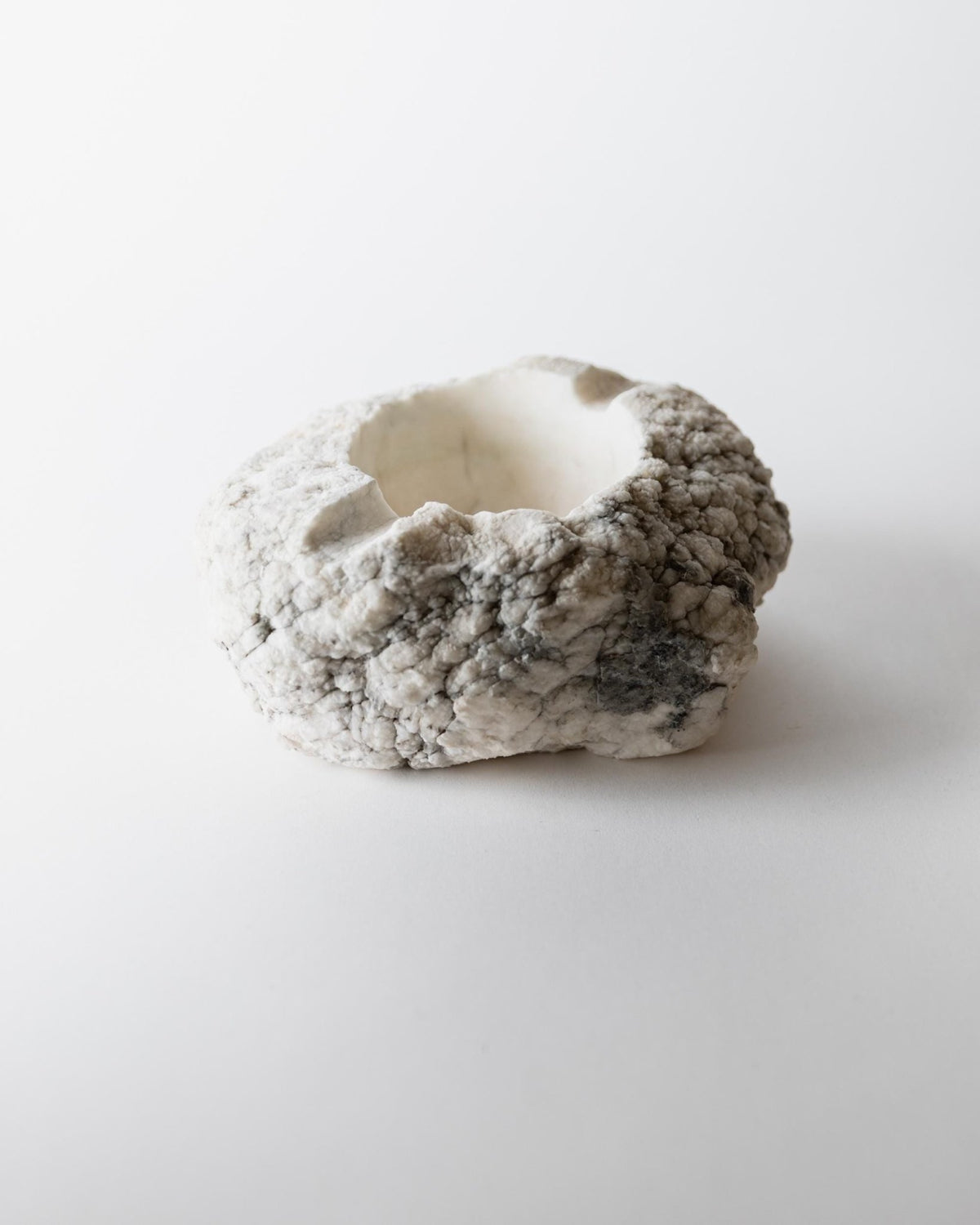 Vintage 1960s Alabaster Ashtray, Hand Carved Natural Stone with Crystalline Form, Sculptural Design, Table Accent, Timeless Gift Idea_Bottega Jacobs