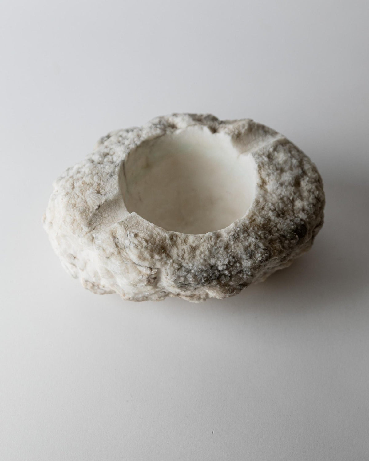 Vintage 1960s Alabaster Ashtray, Hand Carved Natural Stone with Crystalline Form, Sculptural Design, Table Accent, Timeless Gift Idea_Bottega Jacobs