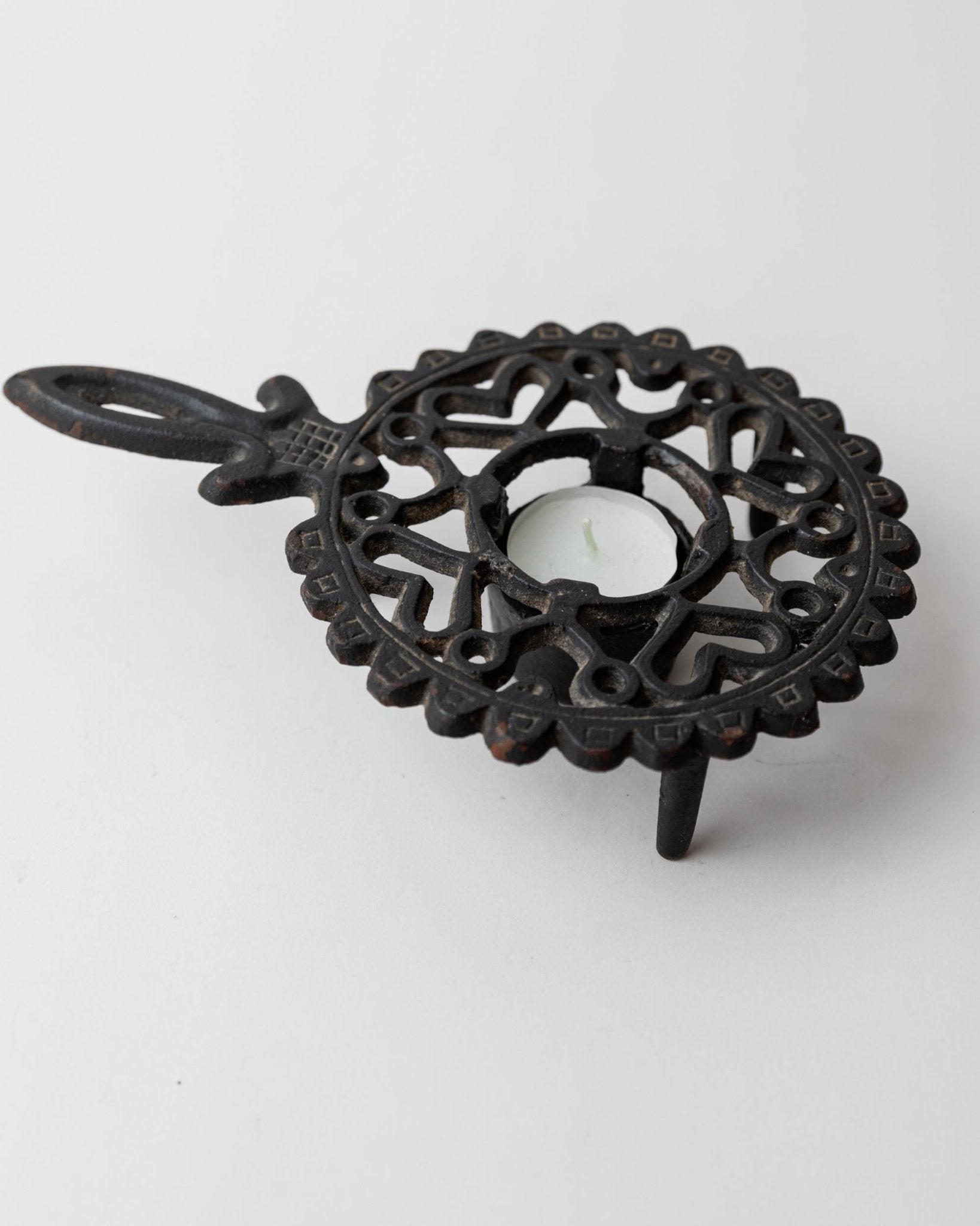 Vintage 1960s Cast Iron Warming Stand, Scandinavian Folk Design for Tea or Food, Rustic Table Decor, Functional Serving Accessory, Gift Idea_Bottega Jacobs