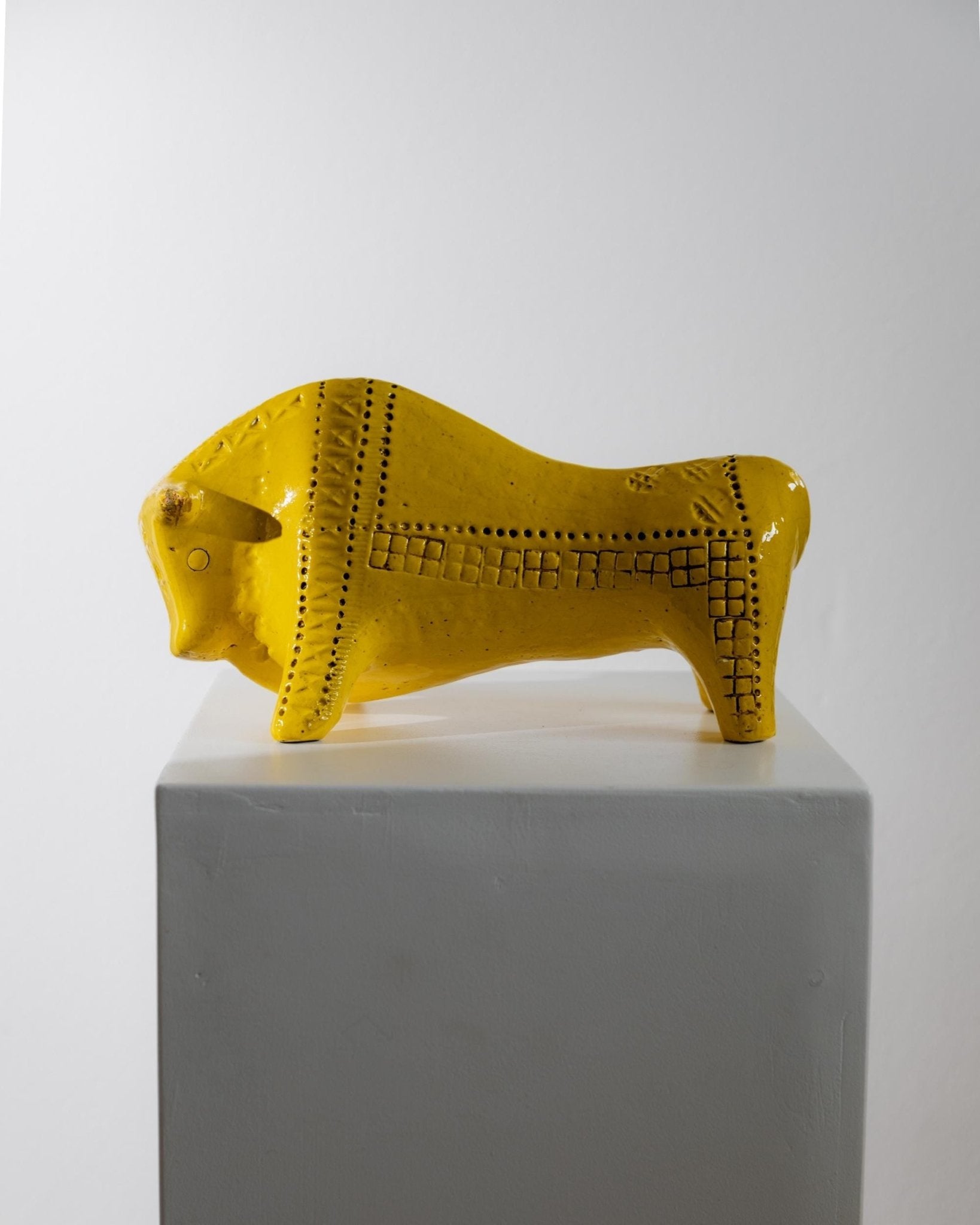 Vintage 1960s Ceramic Bull by Aldo Londi for Bitossi, Large Yellow Rimini Bull with Textured Pattern, Italian Design, Sculptural Gift Idea_Bottega Jacobs
