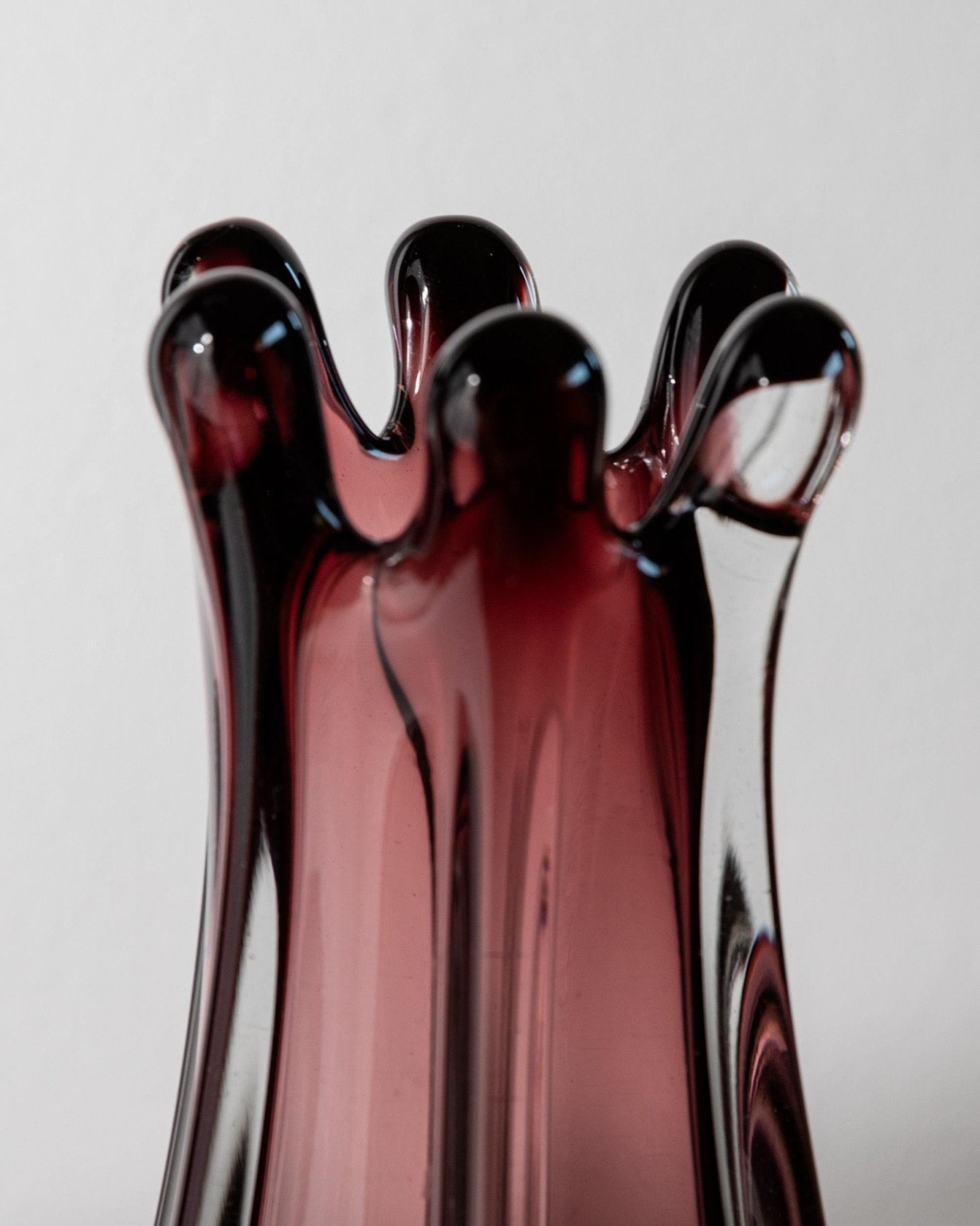Vintage 1960s Large Murano Glass Vase, Organic Form in Berry Tone, Hand Blown Italian Art Glass, Sculptural Home Decor, Timeless Gift Idea_Bottega Jacobs